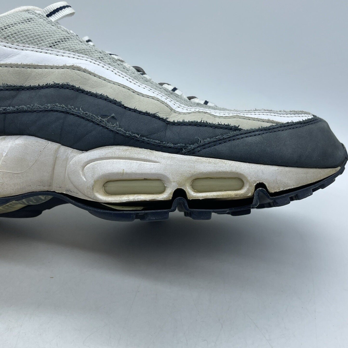 Size 11 - Nike Air Max 95 White Midnight Navhy White Suede Leather (609048-112)