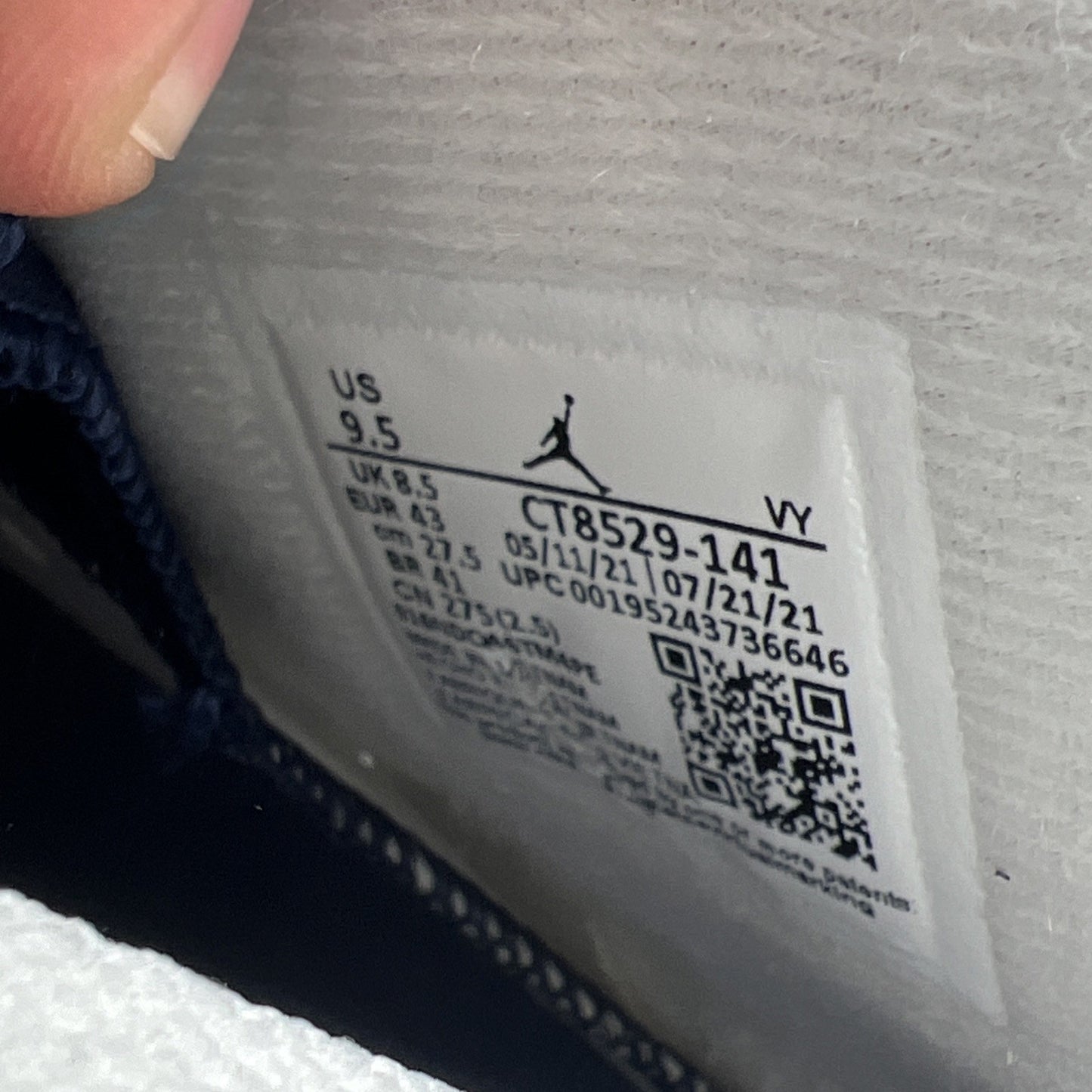 Size 9.5 - Air Jordan 6 Retro Midnight Navy (CT8529-141)
