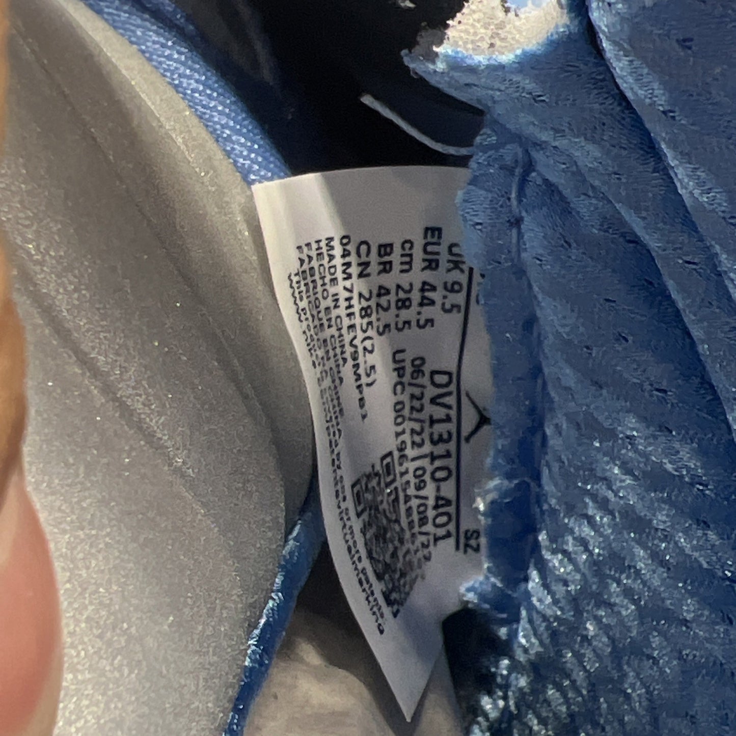 Size 10.5 - Air Jordan 5 Retro SE Mid UNC (DV1310-401)