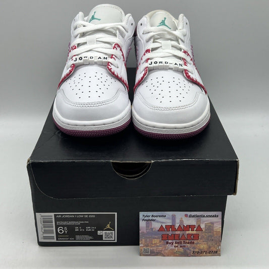 NEW AIR JORDAN 1 LOW SE (GS) WHITE LIGHT BORDEUX-RUSHPINK DM9037 100