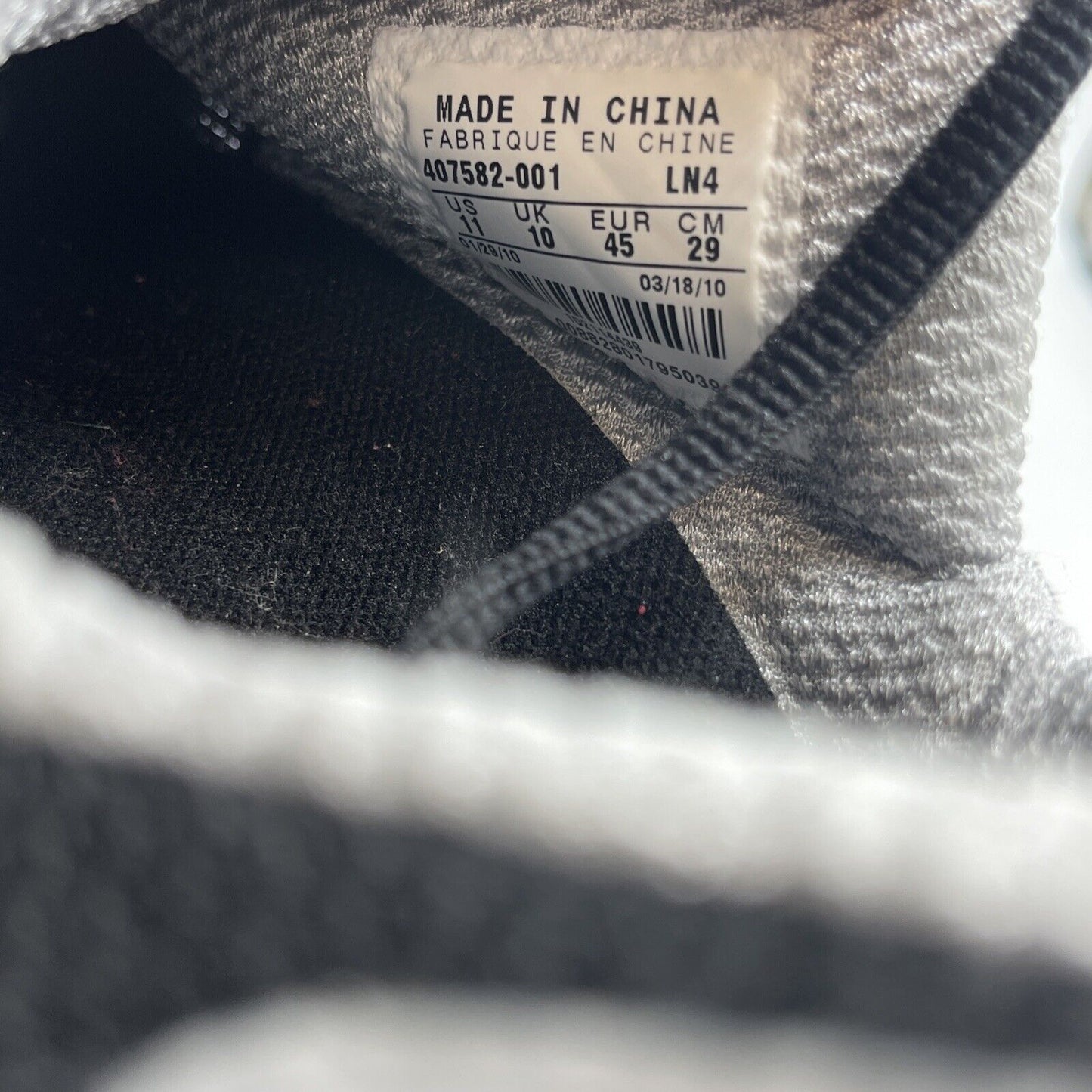 Size 11 - Jordan Alpha Trunner Black White grey Suede Leather (407582-001)