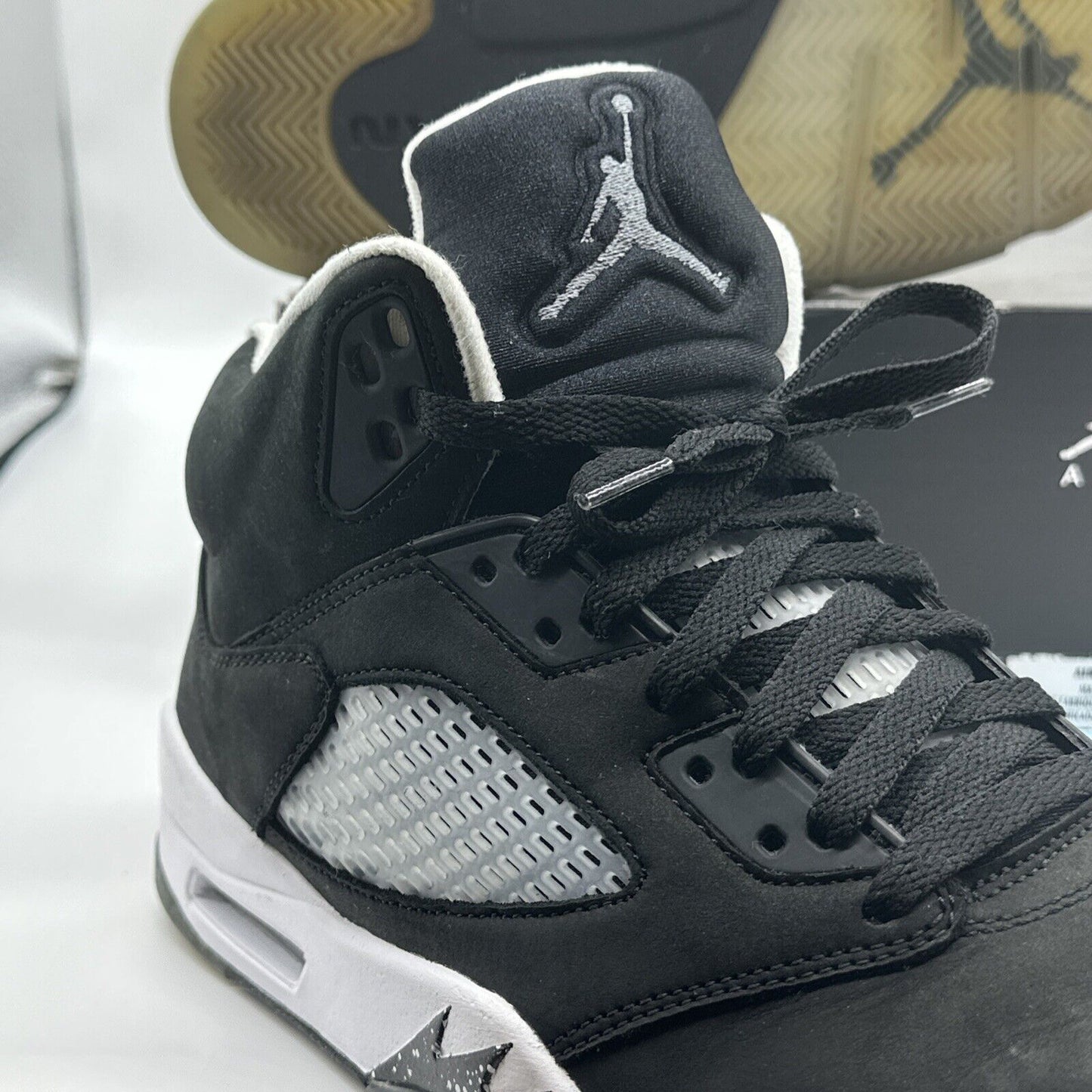 Size 10 - Jordan 5 Retro Mid Oreo