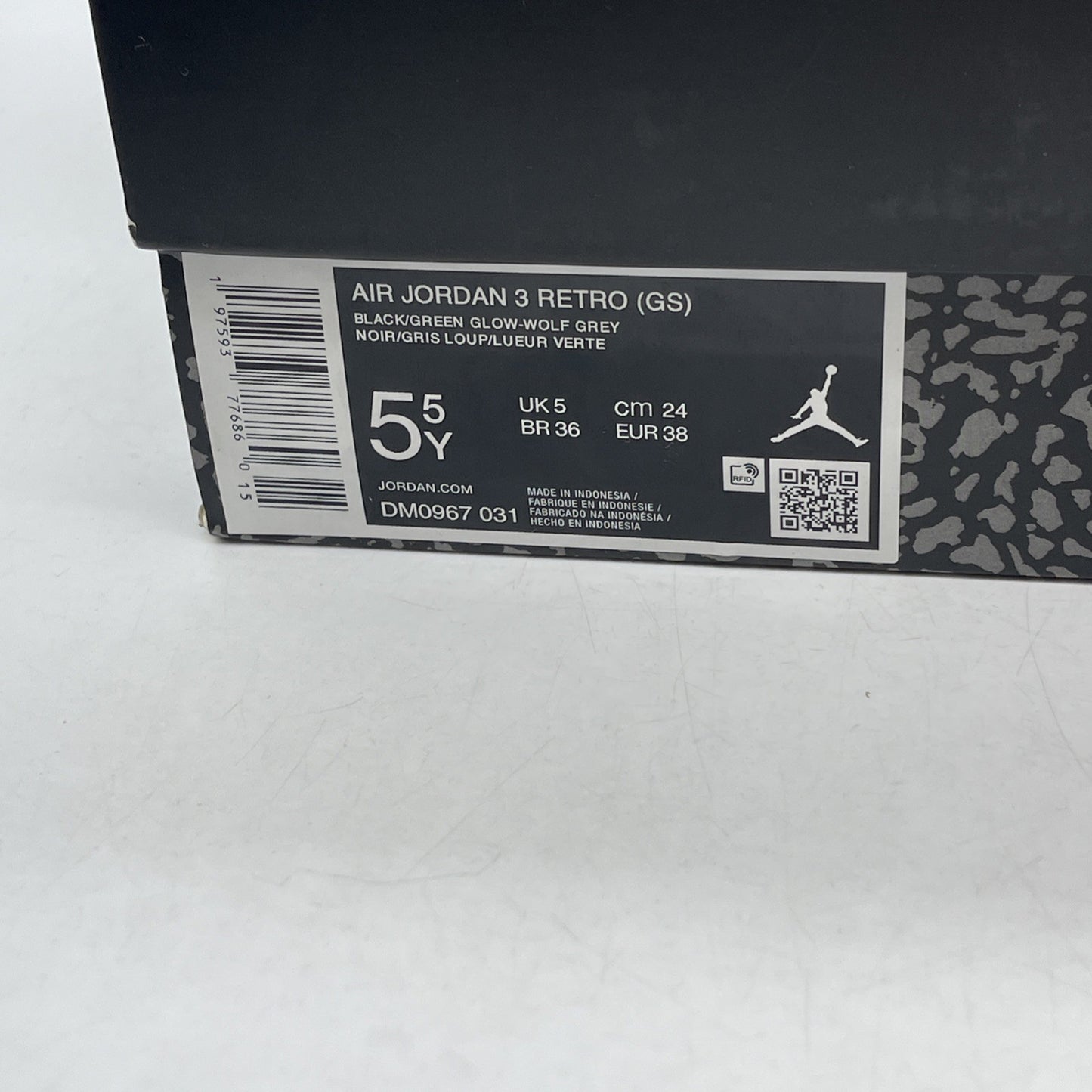 Size 5.5Y - Air Jordan 3 Retro Green Glow (DM0967-031)