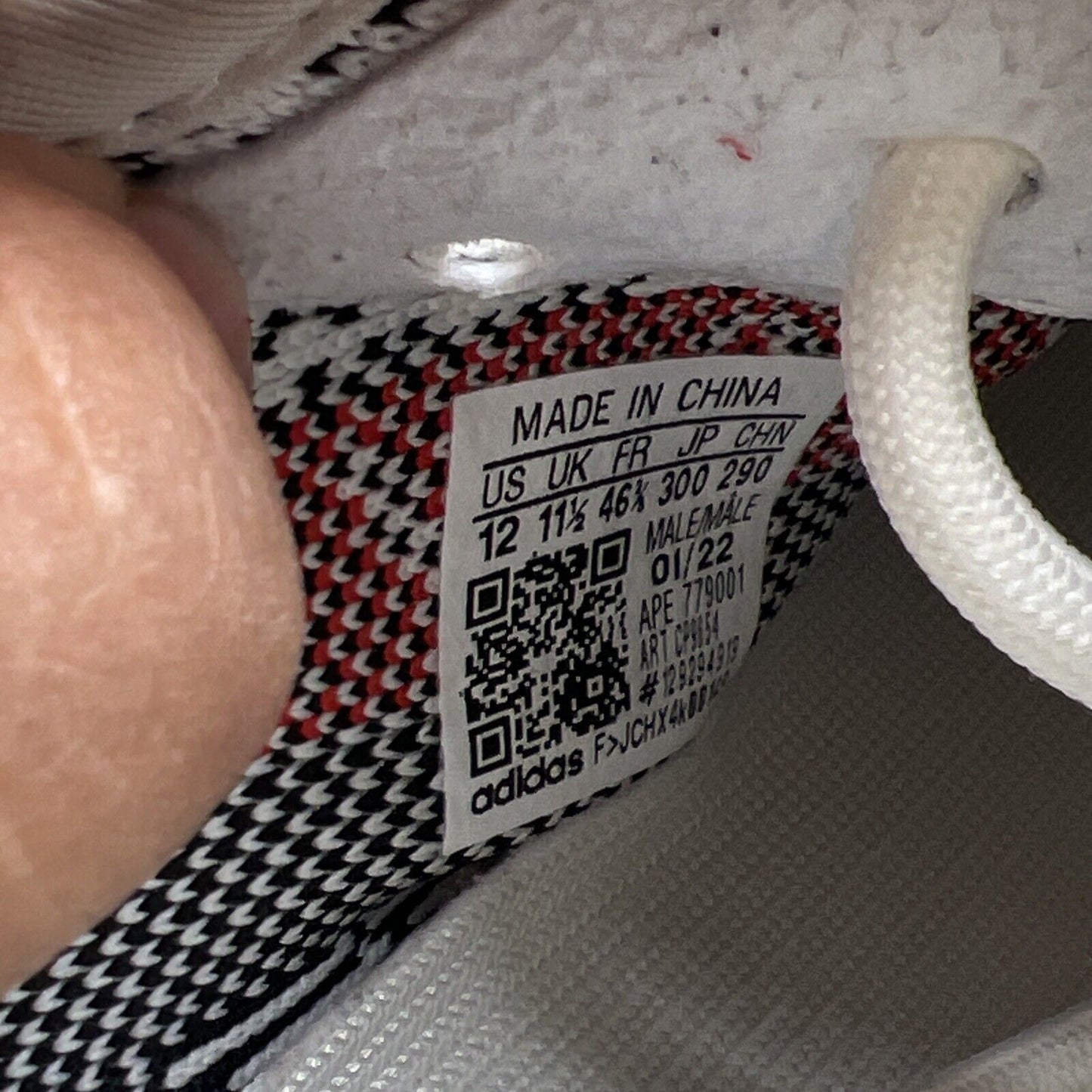 Size 11.5 - adidas Yeezy Boost 350 V2 2018 Release Zebra (CP9654)