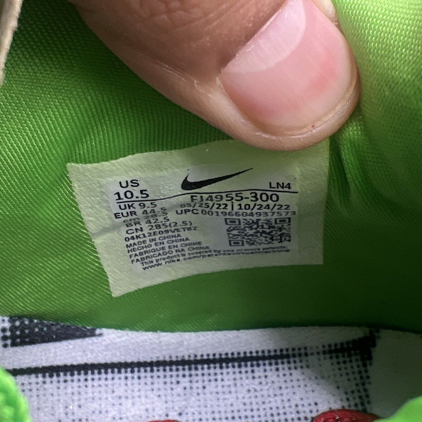 Size 10.5 - Nike LeBron 20 Stocking Stuffer White Green Leather (FJ4955-300)