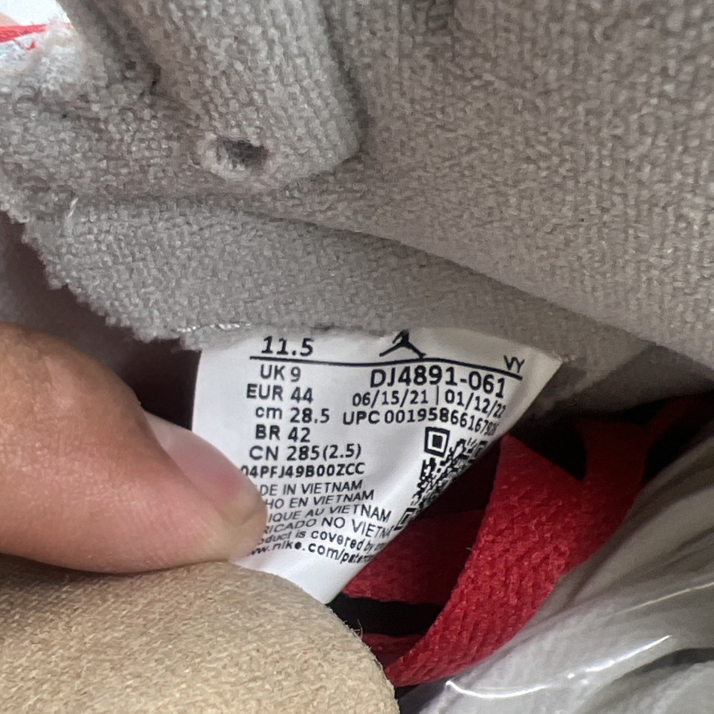 Size 11.5W - Air Jordan 1 OG High Newstalgia Chenille (DJ4891-061)