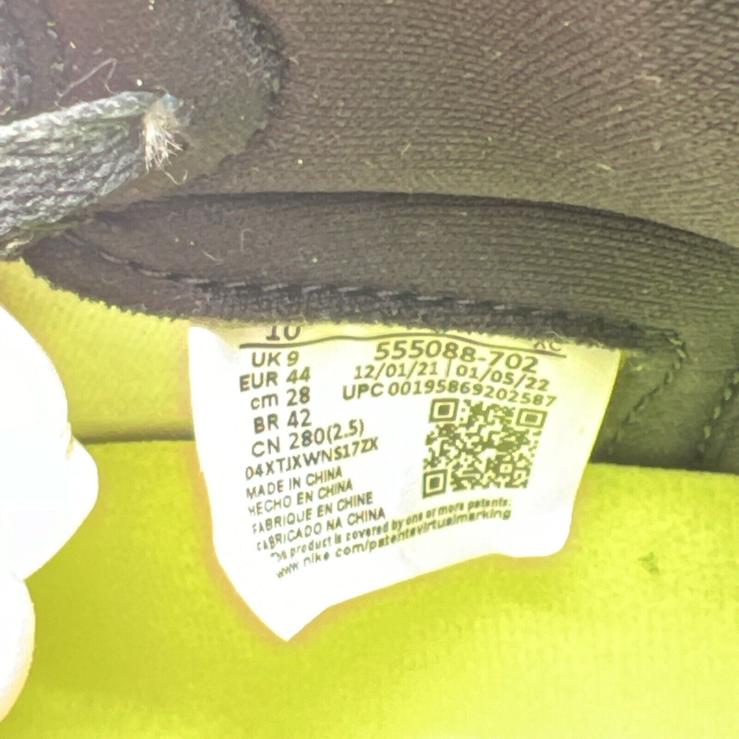 Size 10 - Jordan 1 Retro High OG Visionaire Black White Volt (555088-702)
