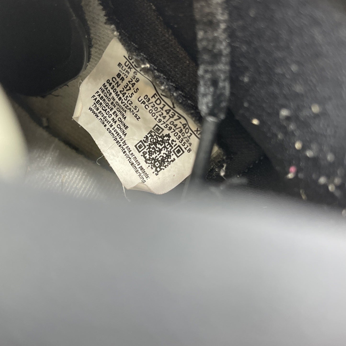 Size 6.5Y (GS) Air Jordan 1 Retro OG “Midnight Navy” (FD1437-401)