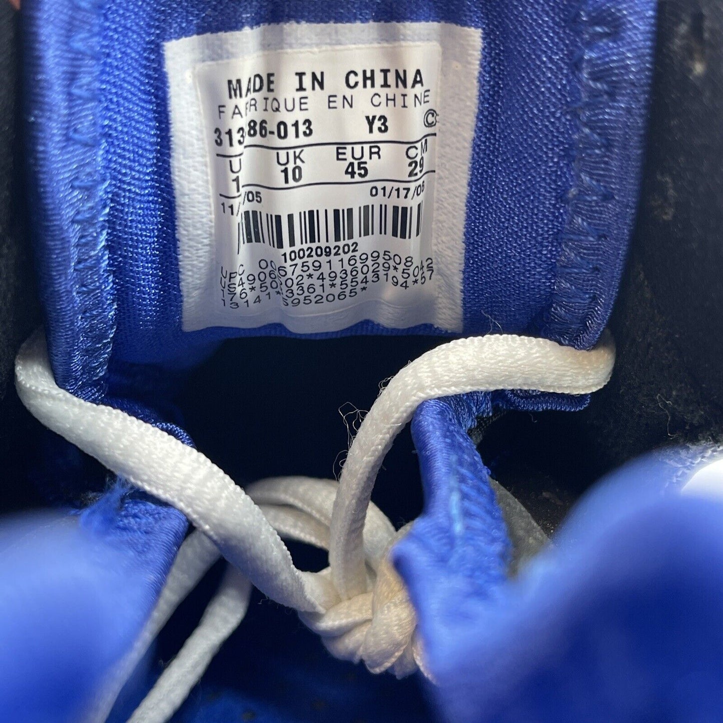 Size 11 - VINTAGE NIKE AIR HUARACHE White Black Blue suede Leather (313386-013)