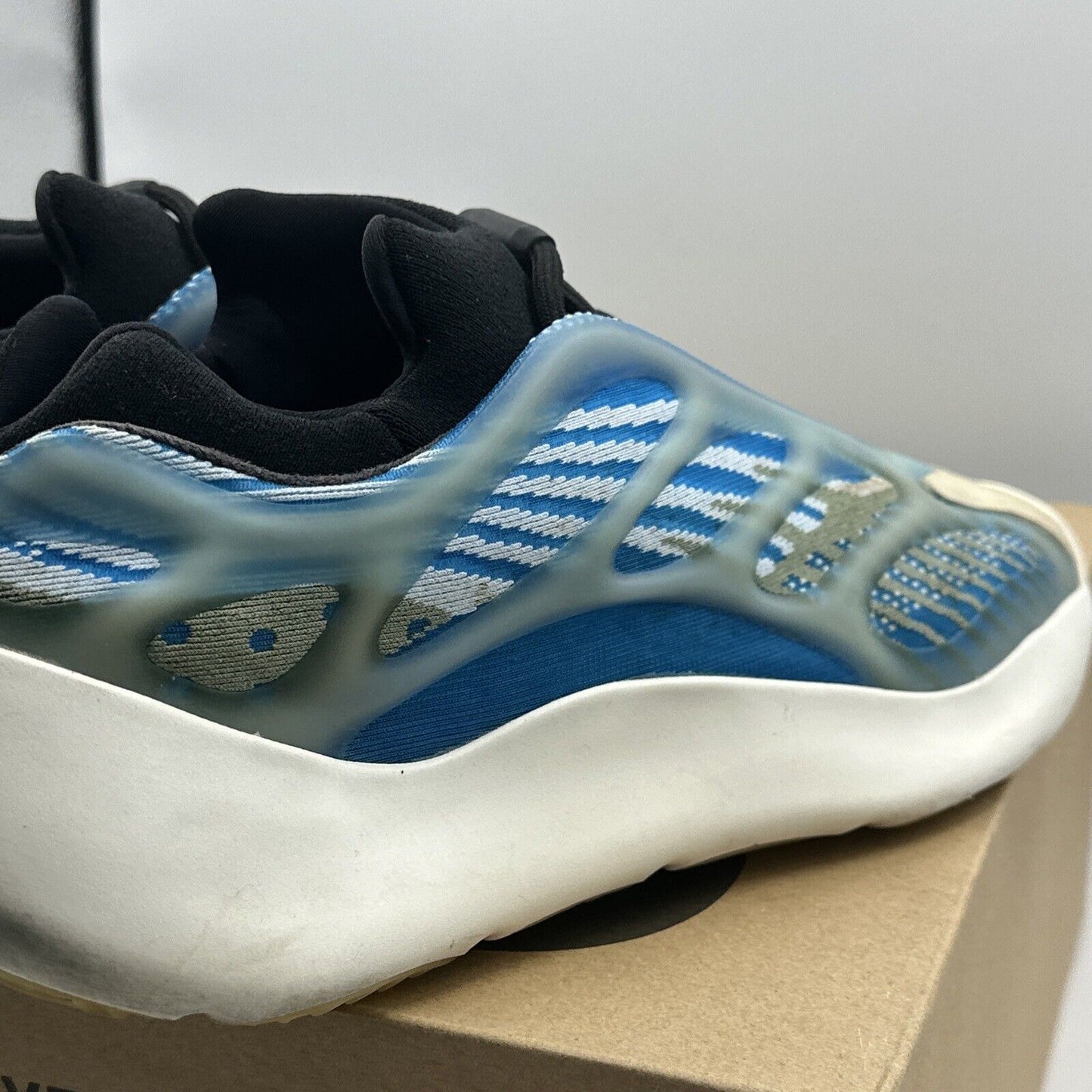 Size 12 - adidas Yeezy 700 V3 Arzareth Blue White OG All Extra Lace Kanye West!