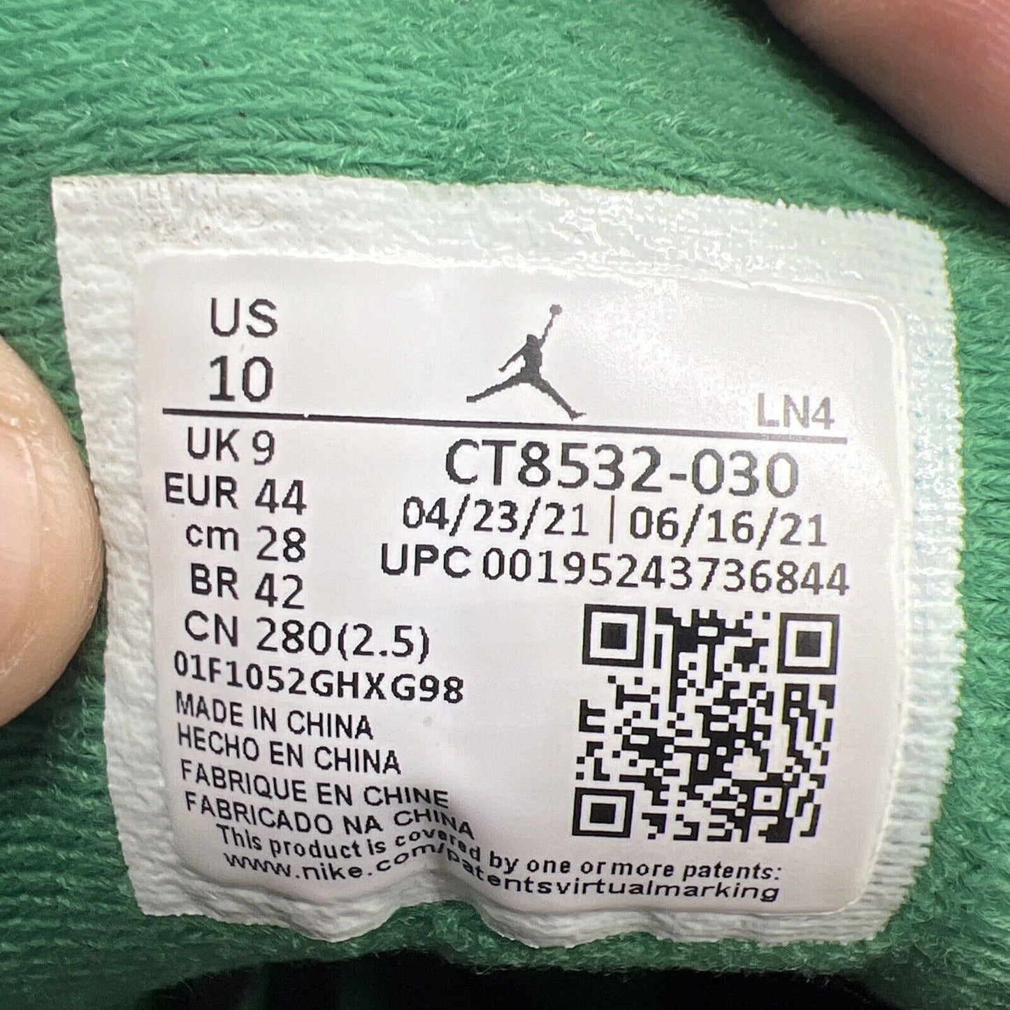 Size 10 - Jordan 3 Retro Mid Pine Green Black White Suede Leather (CT8532-030)