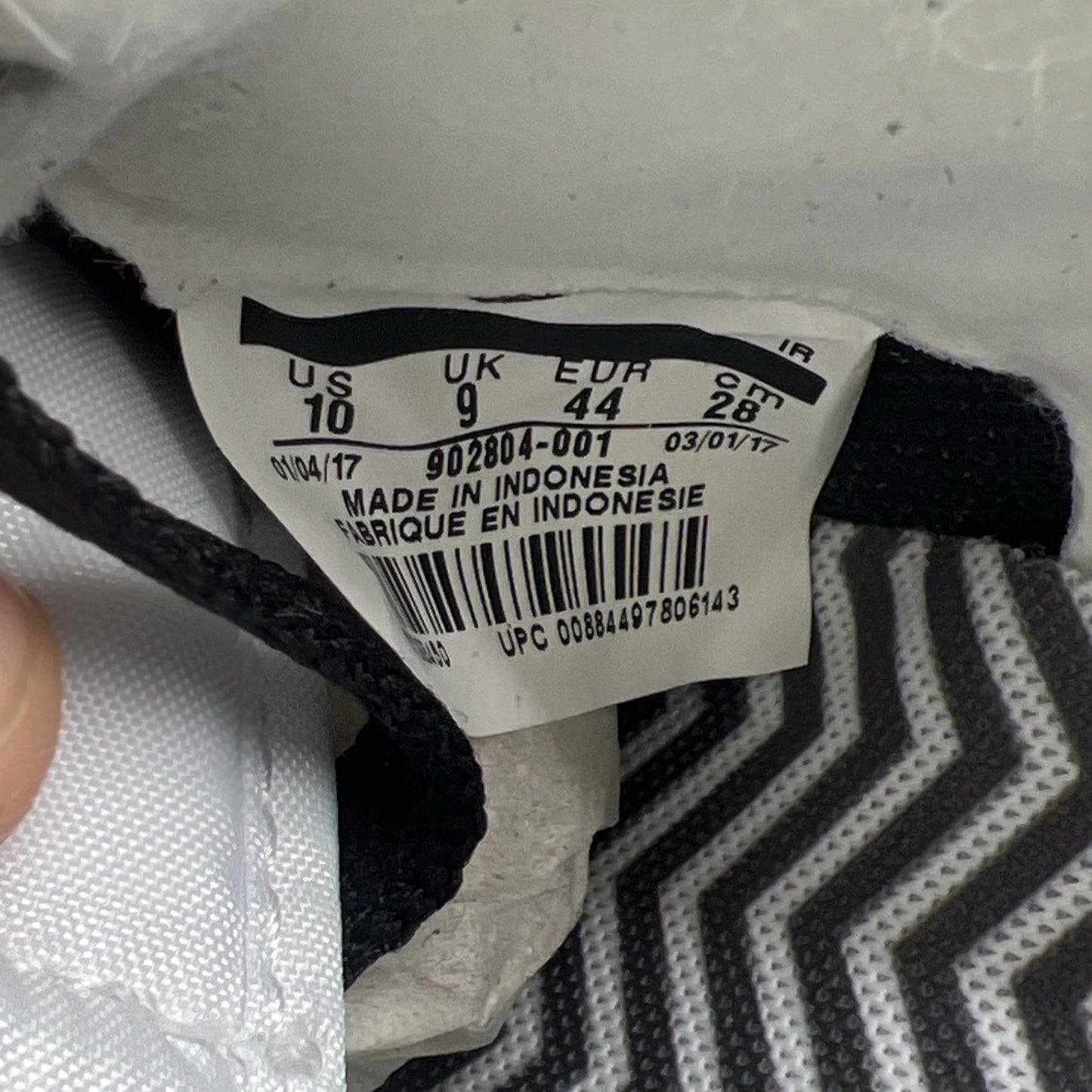 Size 10 - Nike Cortez Basic Nylon Compton (902805-001).