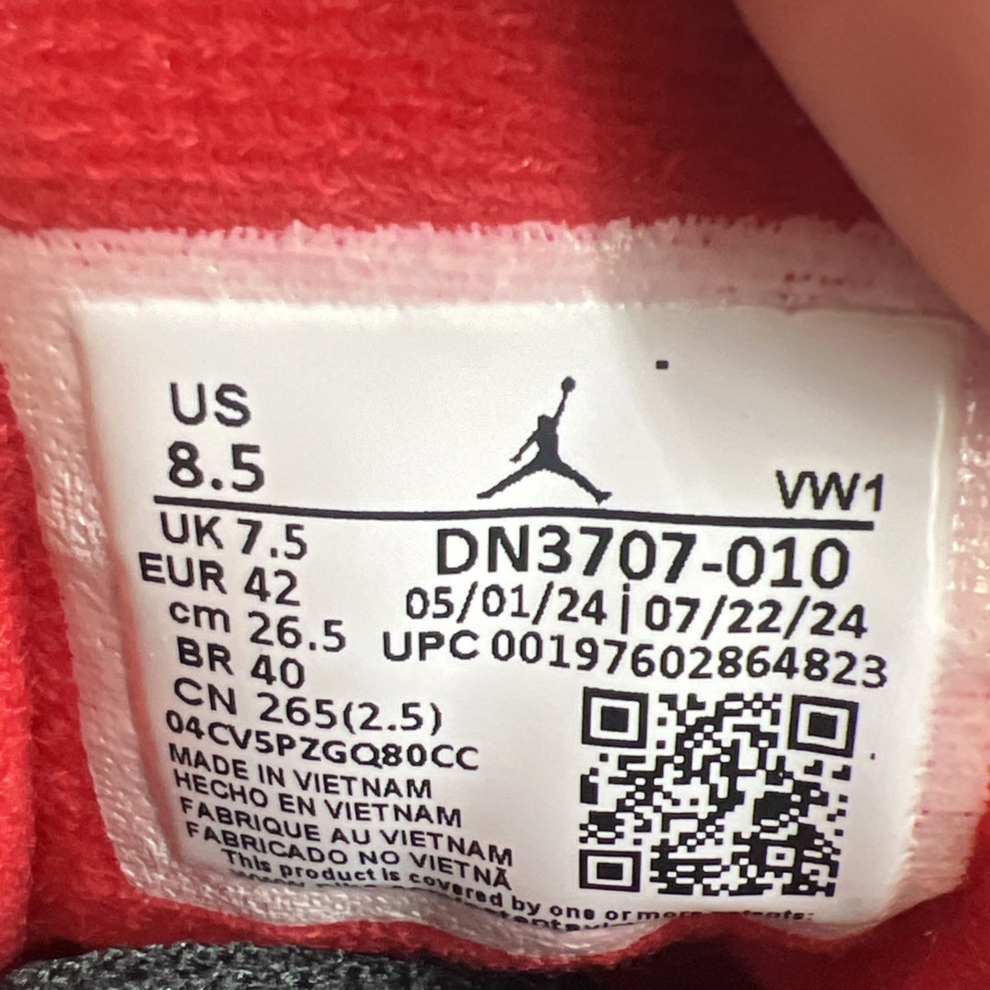 Size 8.5 - Air Jordan 3 Retro OG 2024 Black Cement (DN3707-101)