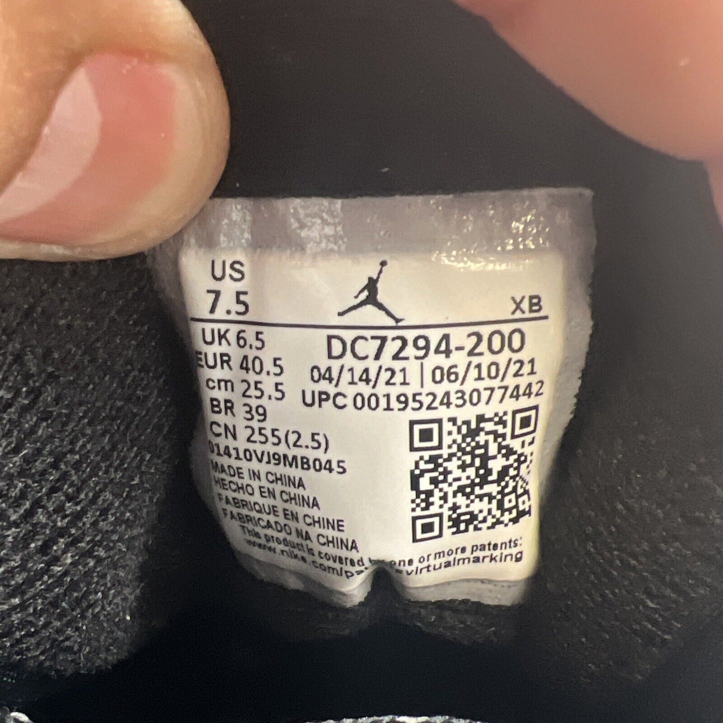 Size 7.5 - Air Jordan 1 SE Mid Dark Chocolate (DC7294-200)