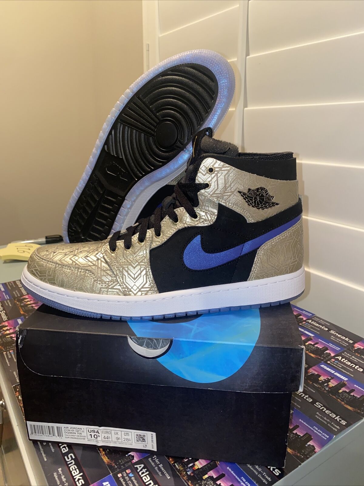 SIZE 10.5 MEN'S NIKE AIR JORDAN 1 TEAM GOLD DQ0659 700.,