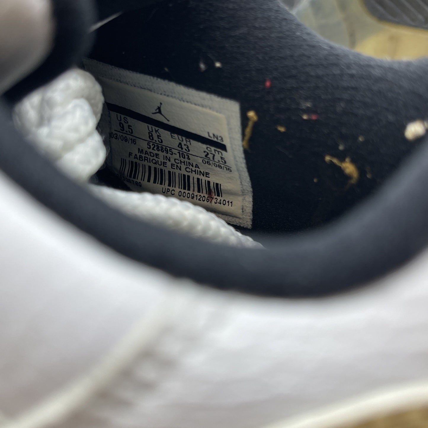 Size 9.5 - Air Jordan 11 Retro Low Closing Ceremony Leather (528895-103)