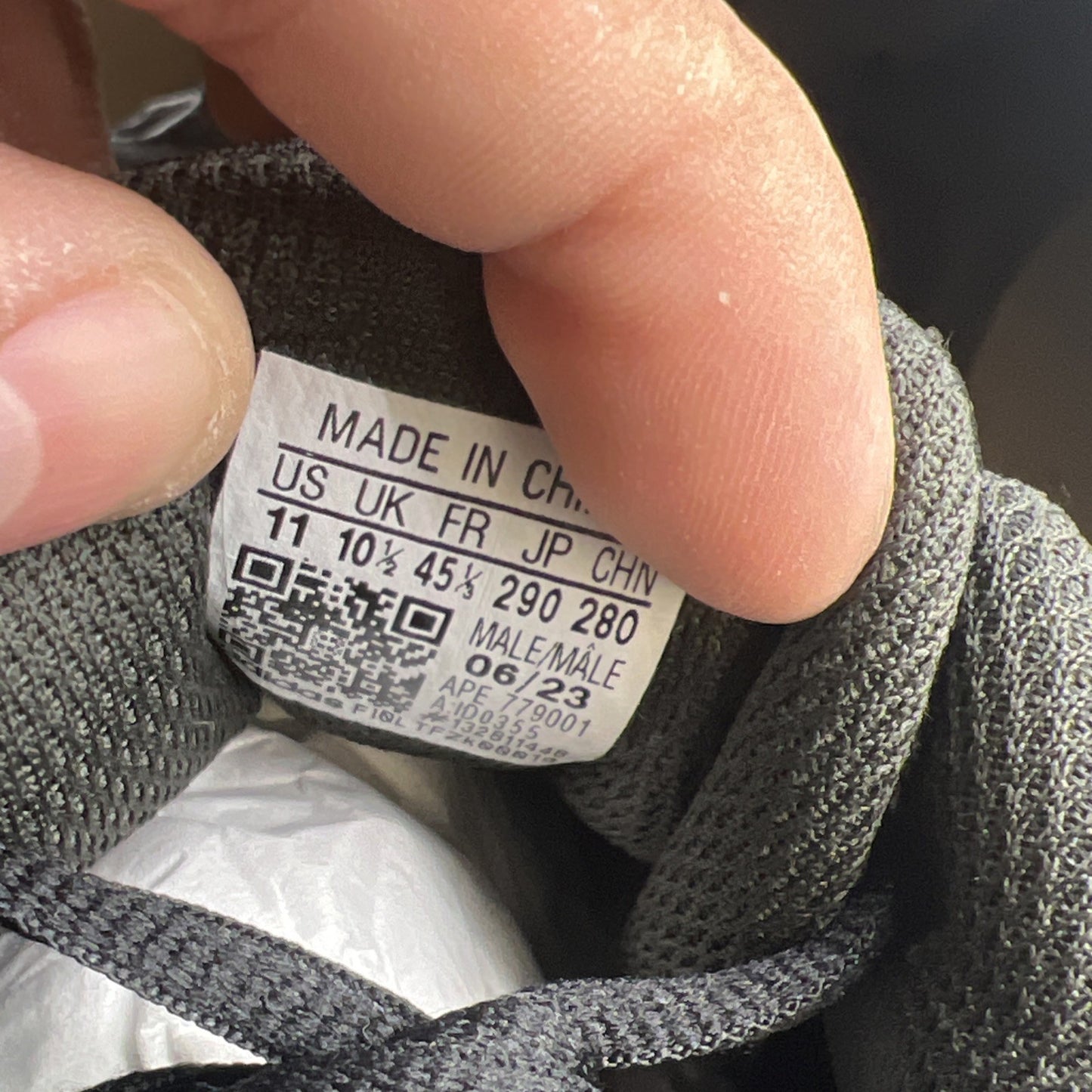 Size 11 - Adidas Black/Carbon Grey Suede Rare Retro Response CL - (ID0355)