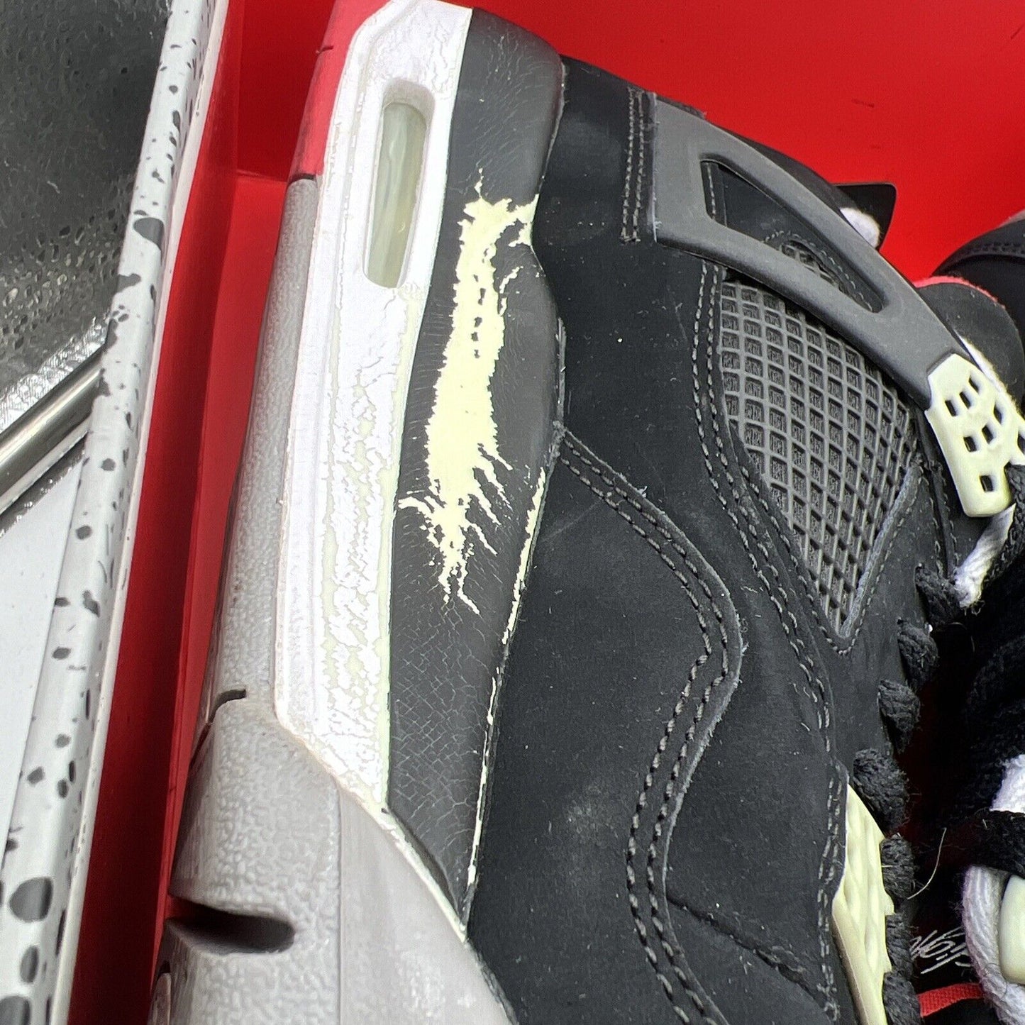 Size 10.5 - Jordan 4 Retro bred release 2012 (308497-089)