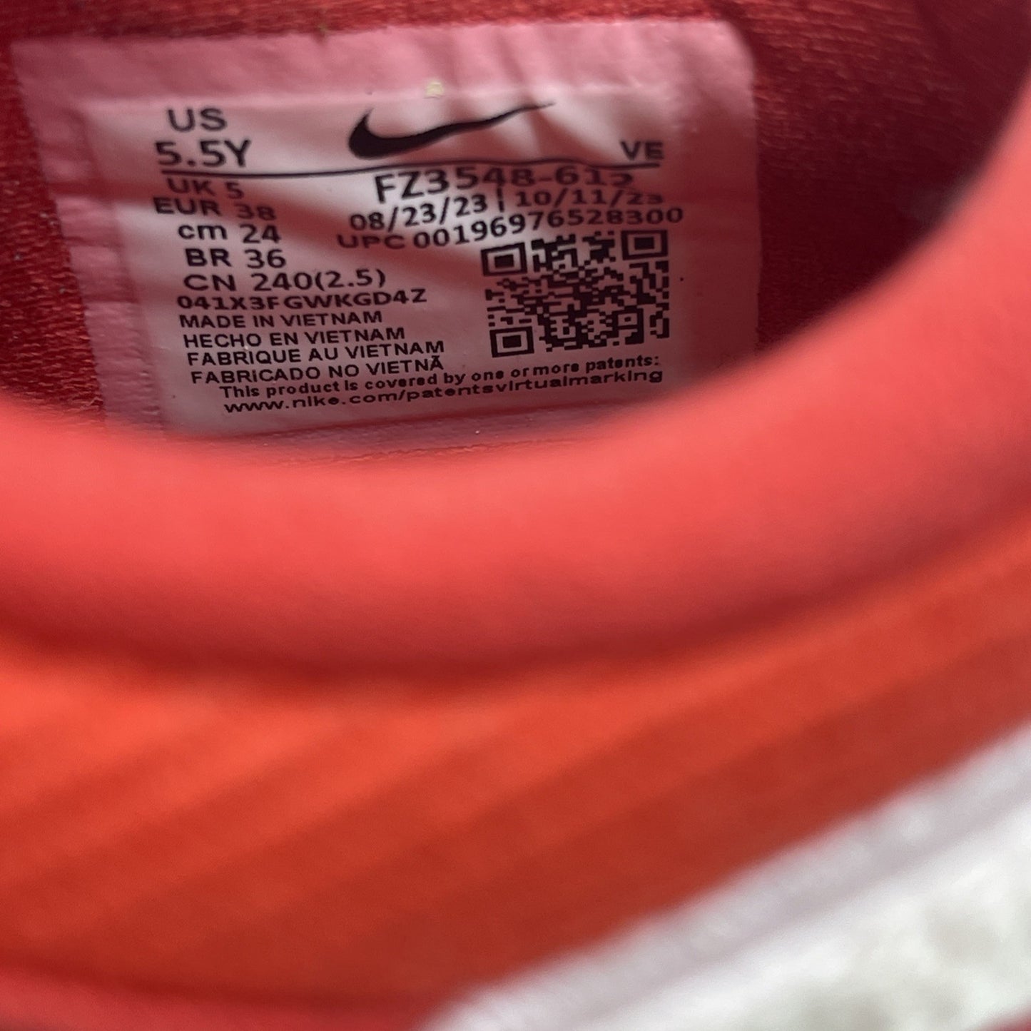 Size 5.5Y (GS) - Nike Dunk Low Valentine's Day White Suede FZ3548-612)