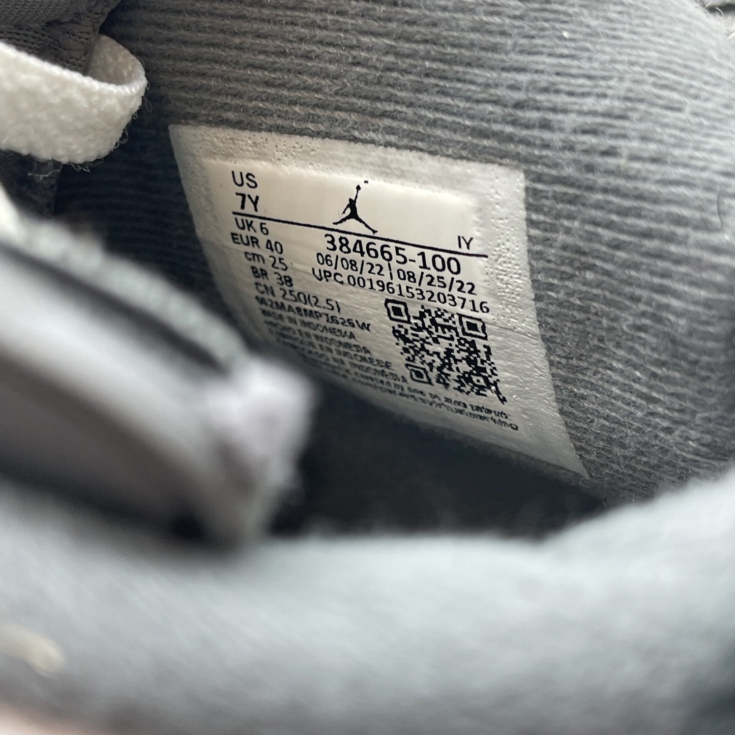 Size 7Y (GS) - Jordan 6 Retro Mid Cool Grey White Suede Leather (384665-100)