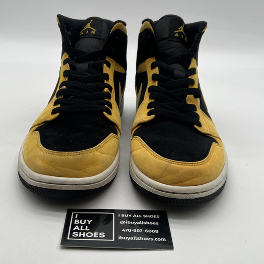 Size 9.5 - Air Jordan 1 Retro Mid Reverse New Love (554724-071)