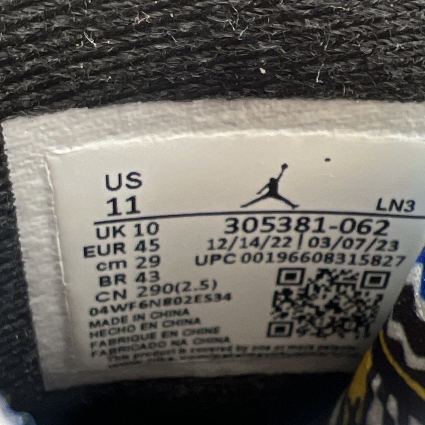 Size 11 - Air Jordan 8 Retro Mid Playoff (305381-062)