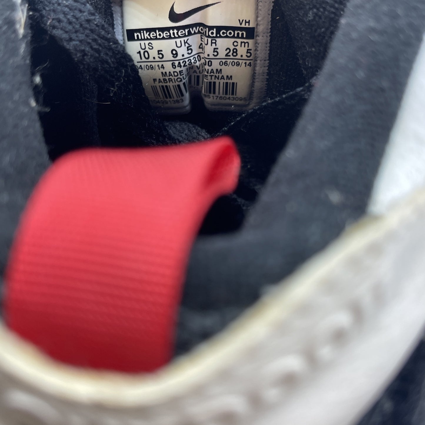 Size 10.5 - Nike Air Raid White Black Red Suede Leather (642330-100)