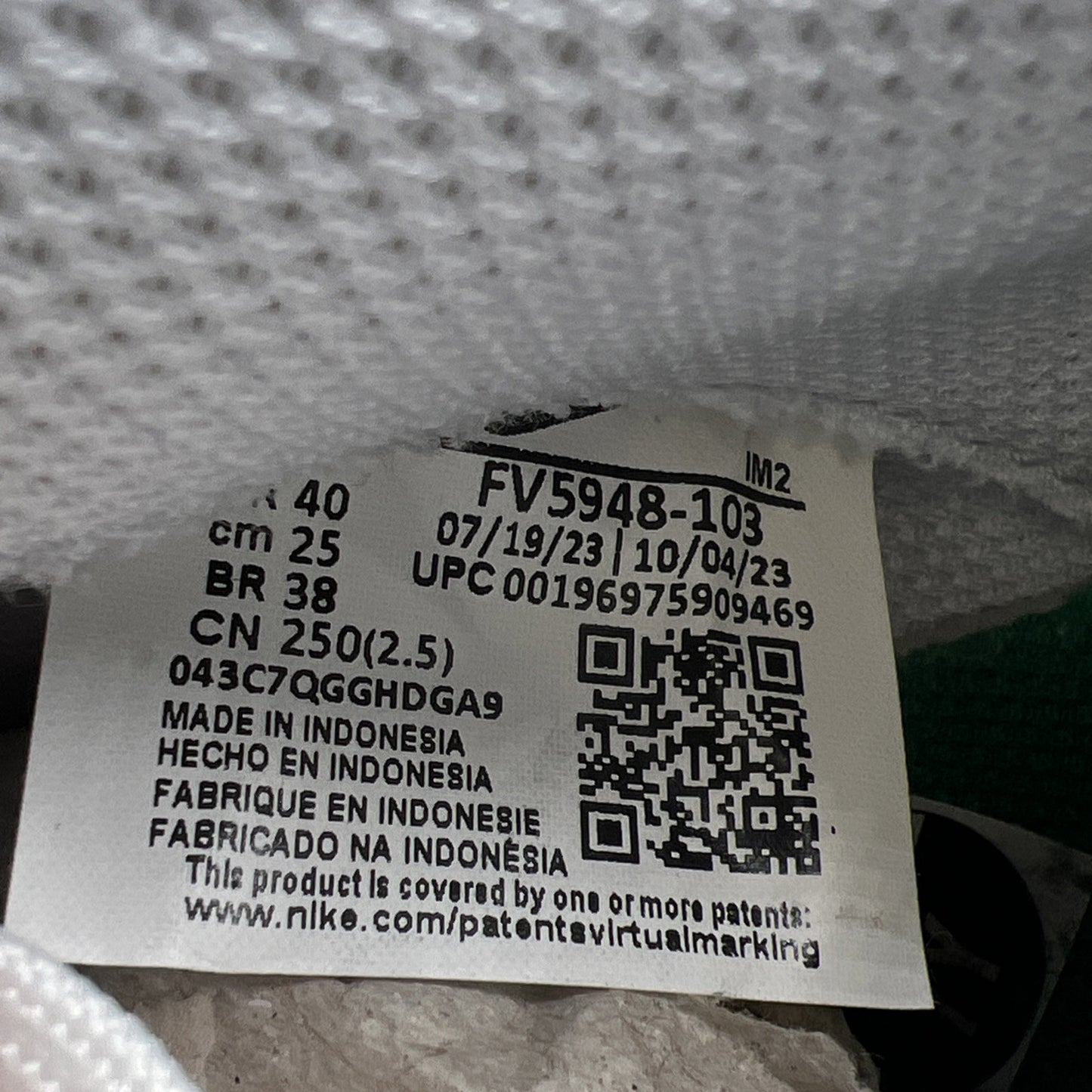Size 7Y - Nike Air Force 1 White Green Malachite (FV5948-103)