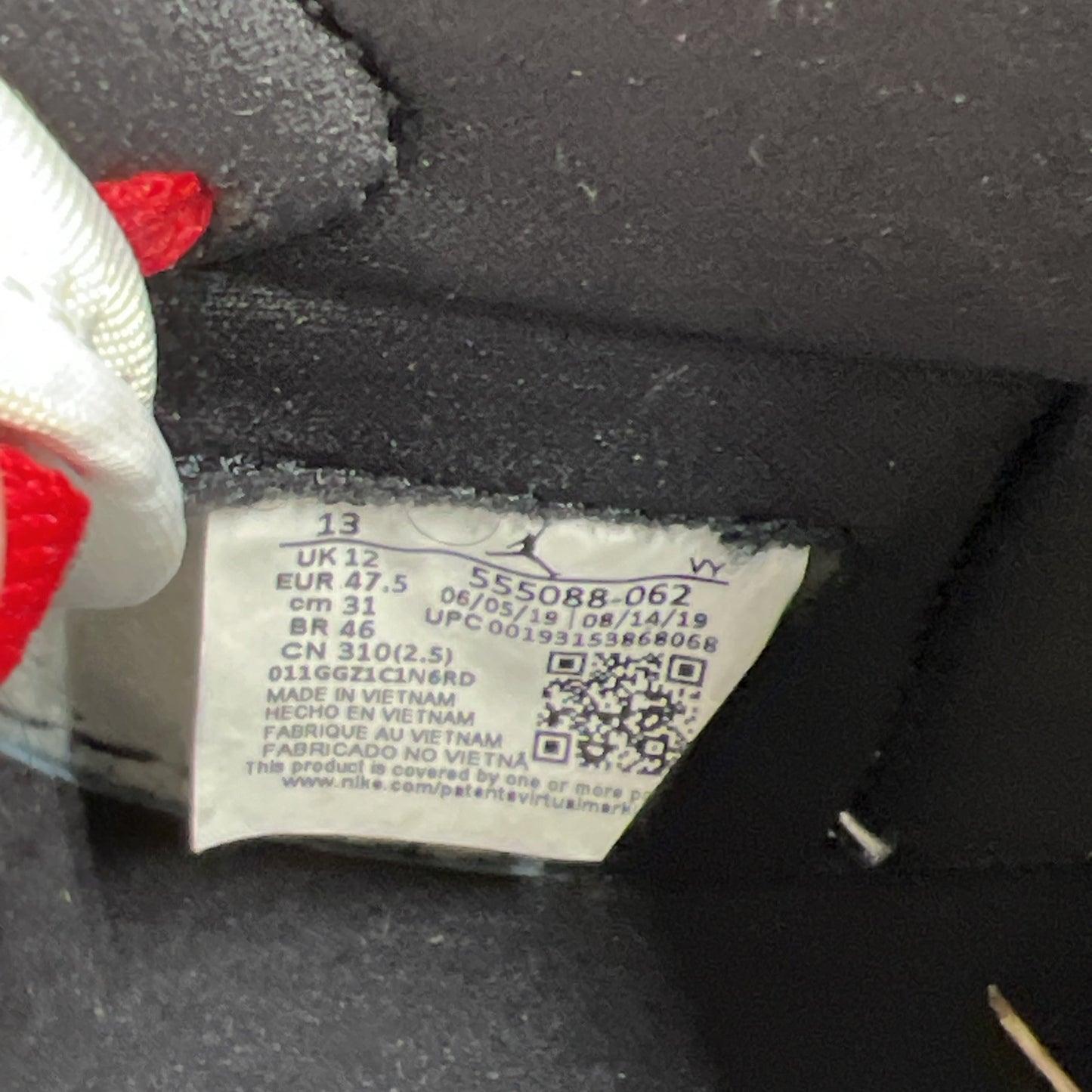 Size 13 - Air Jordan 1 Retro High OG Bloodline 2019 (555088-062)