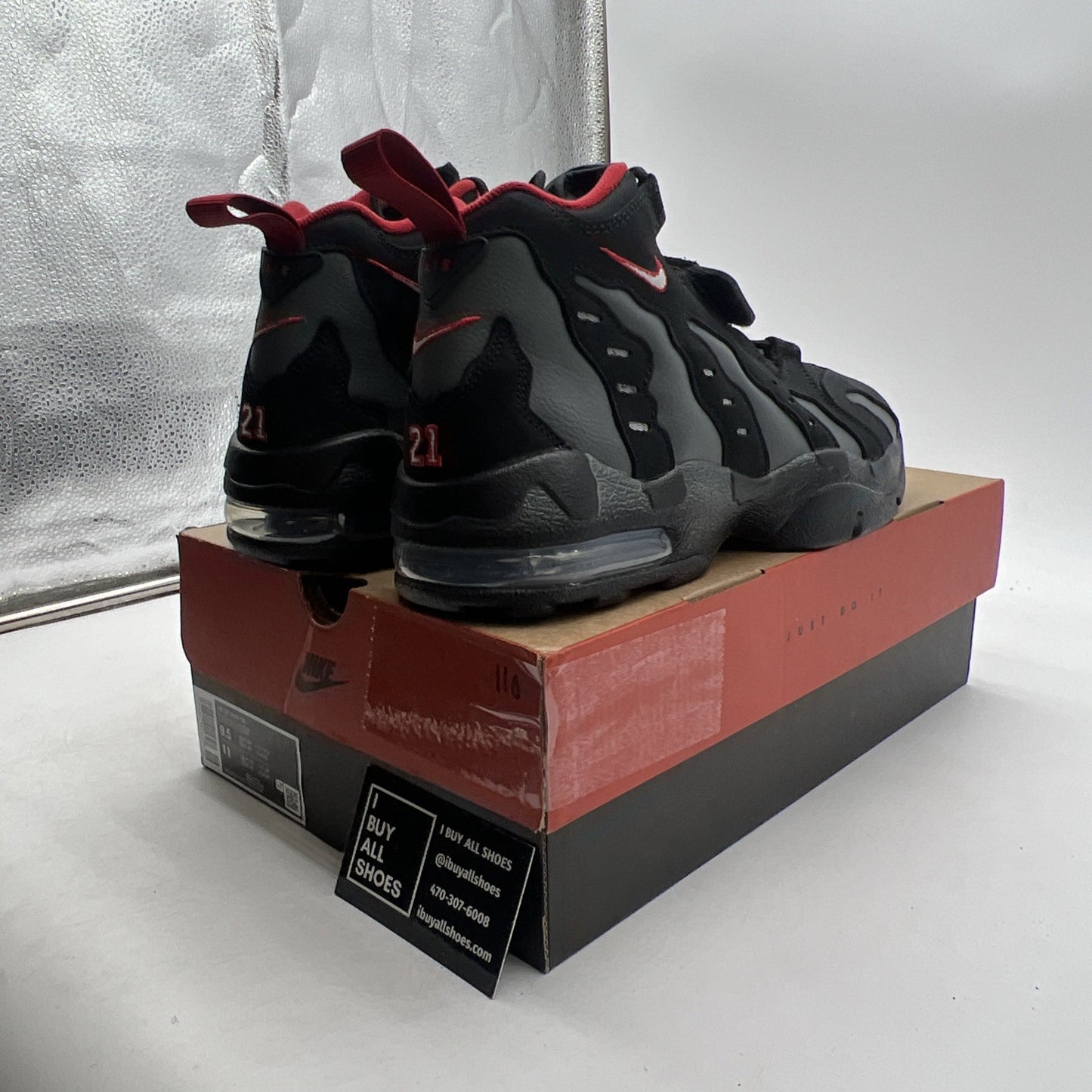 Size 9.5 - Nike Air DT Max '96 Falcons (HQ3620-010)