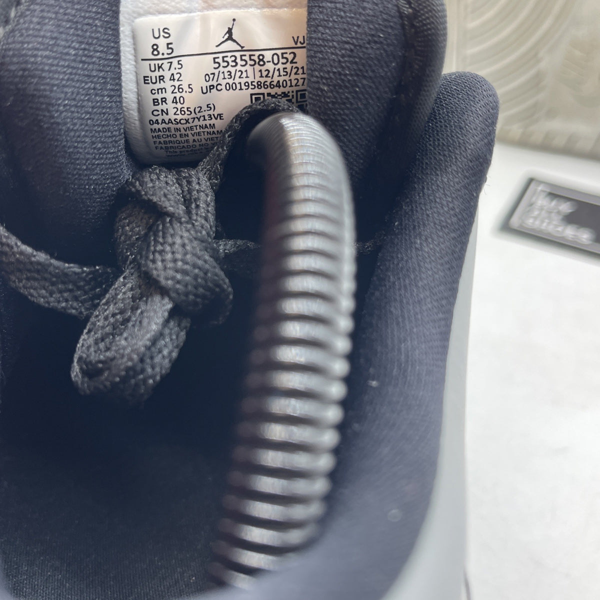 Size 8.5 - Air Jordan 1 Low Shadow Toe (553558-052)