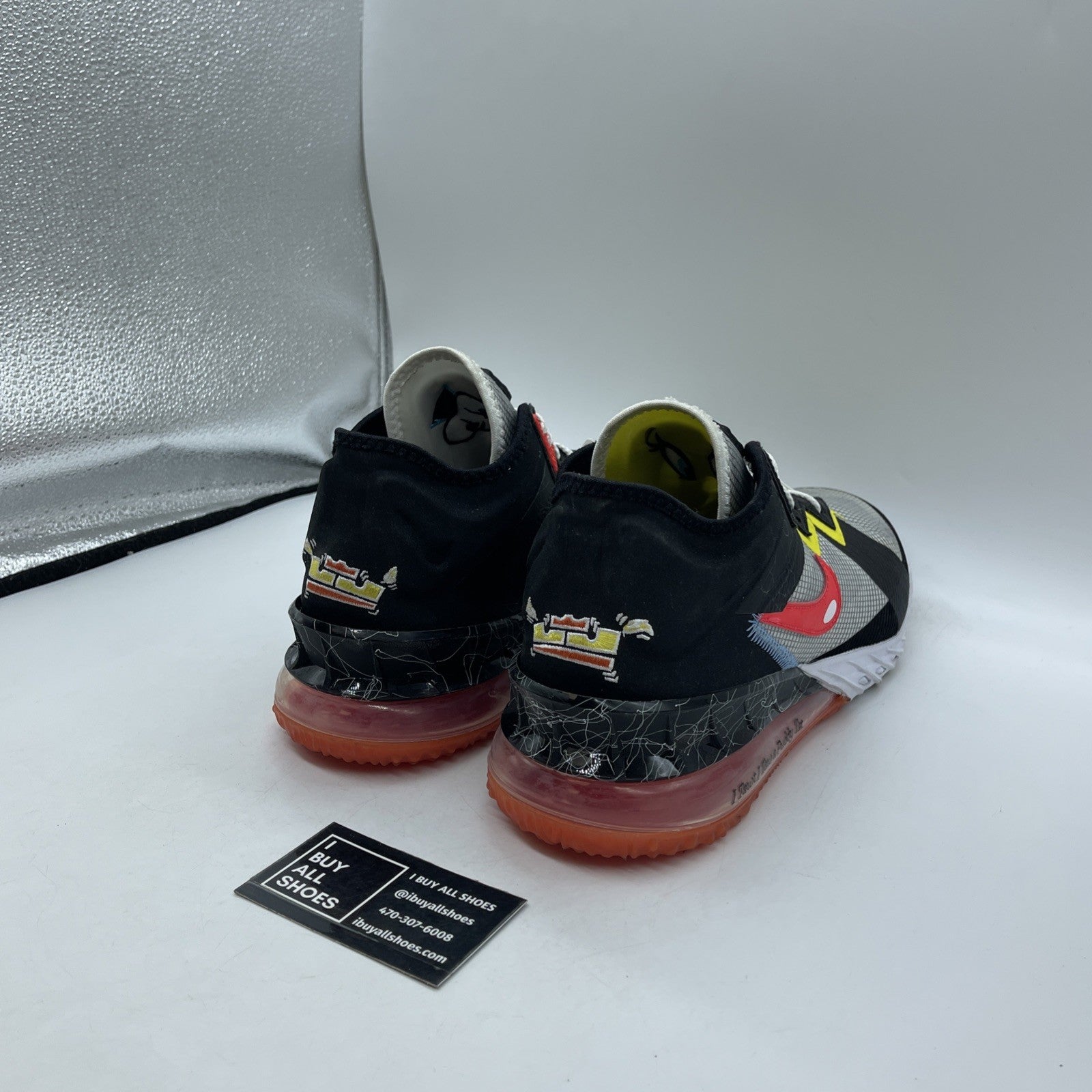 Size 12 - Nike Space Jam x LeBron 18 Low Sylvester x Tweety (CV7562-103)