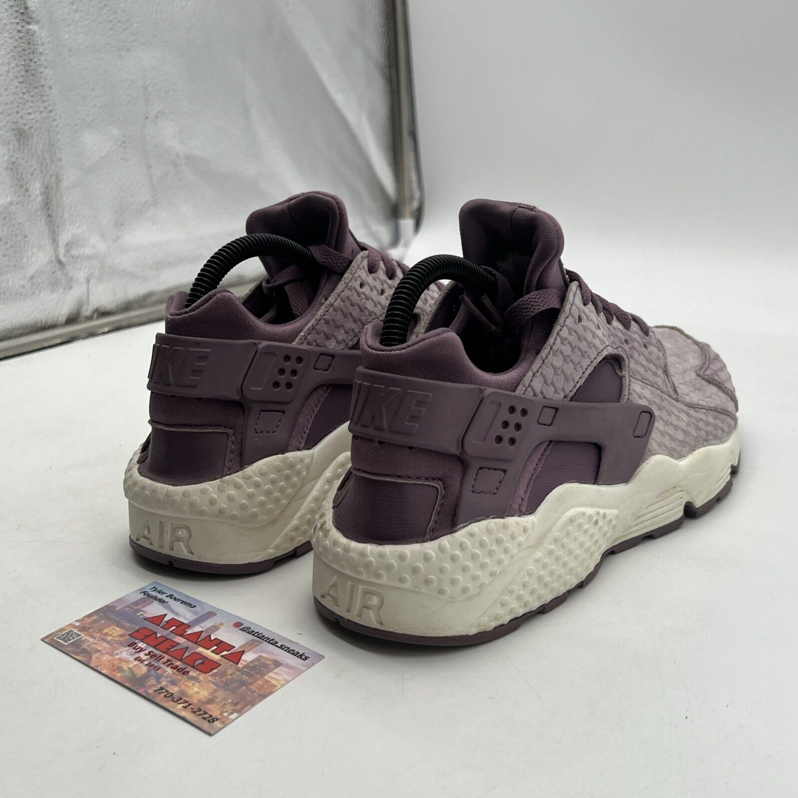 Size 8.5 - Nike Huarache Run Premium Violet Dust W (683818-500)