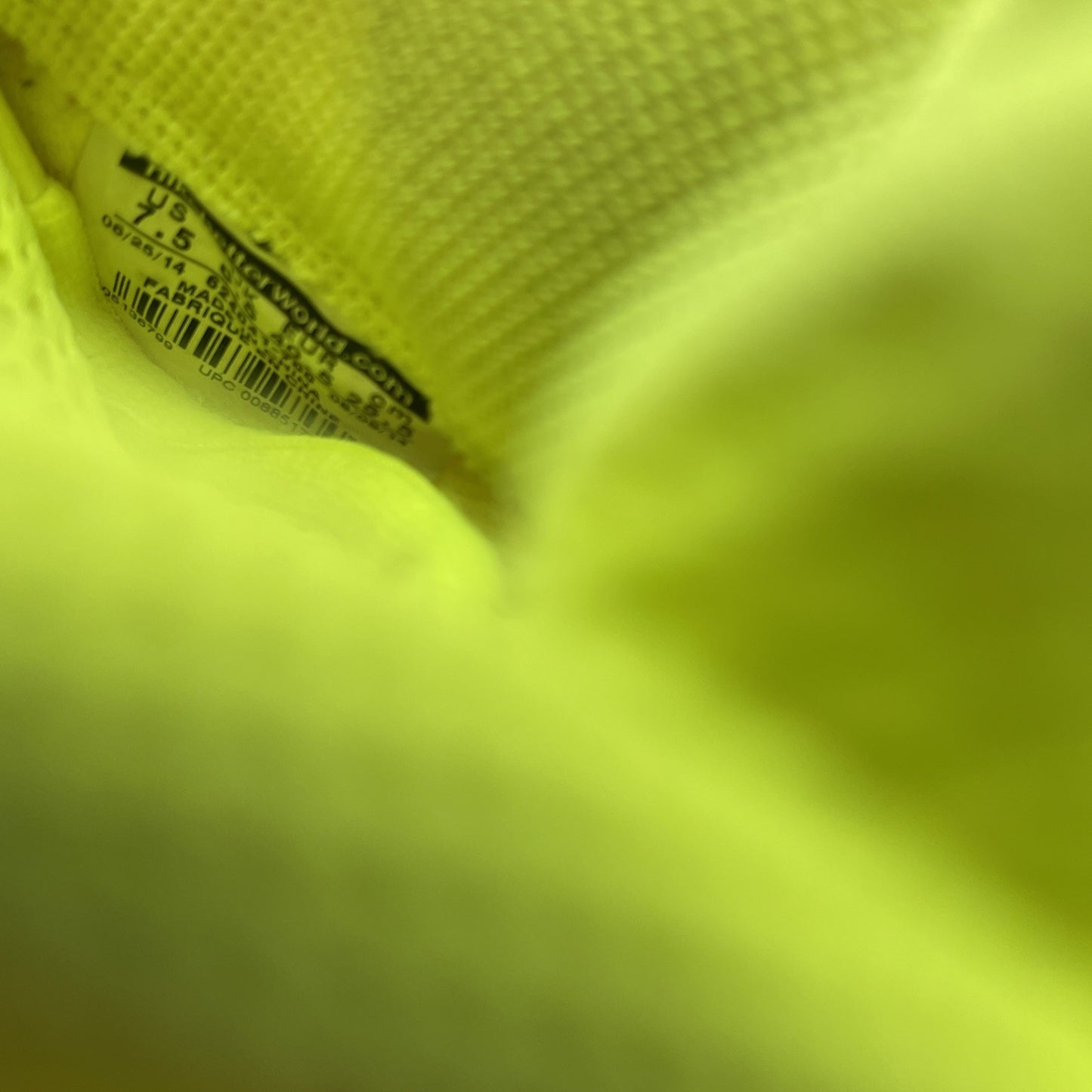 Size 7.5 - Nike Air Foamposite Pro Volt 2014 (624041-700)