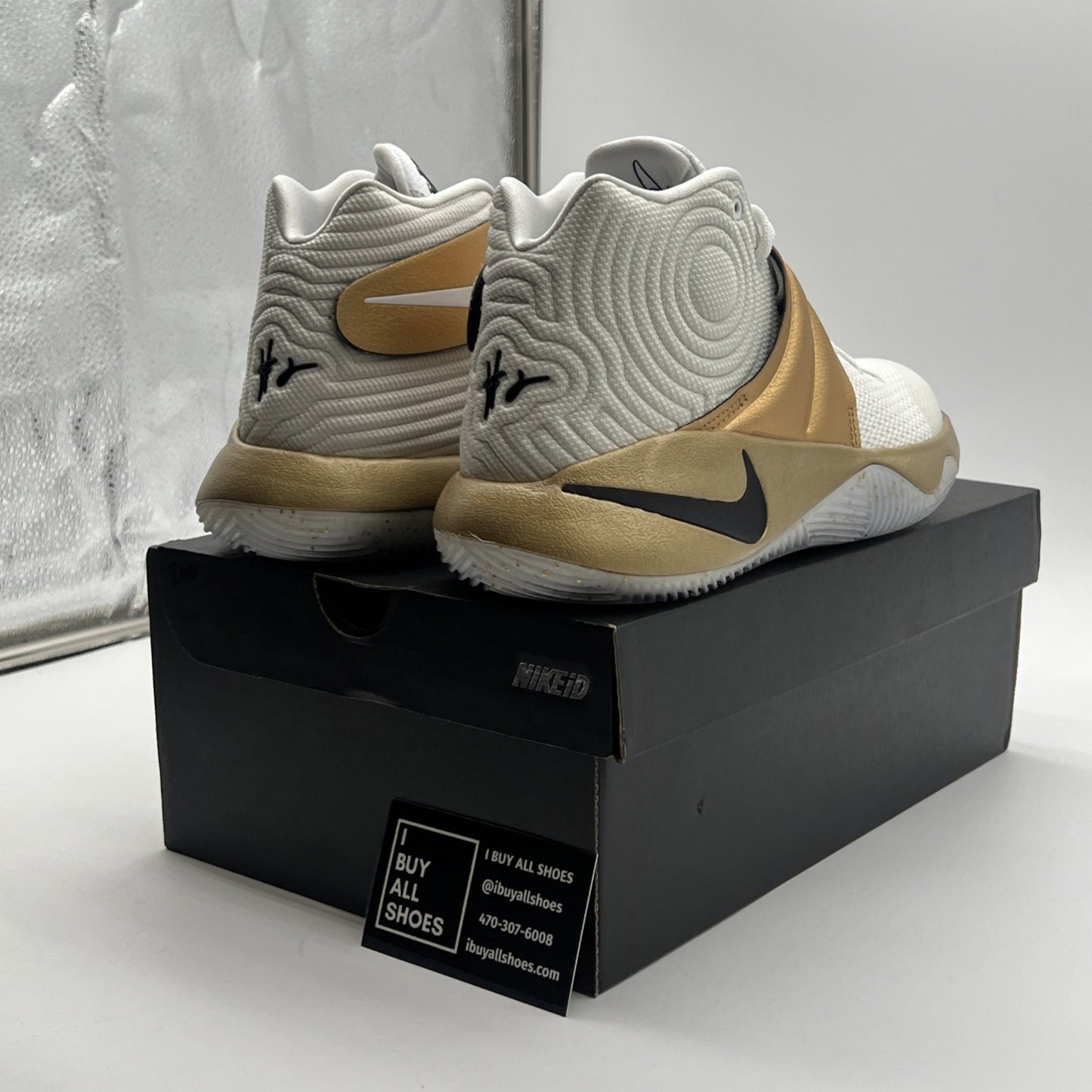 Size 9.5 - Nike Kyrie 2 ID Basketball Nike Black, white & Gold Rare (843253-983)