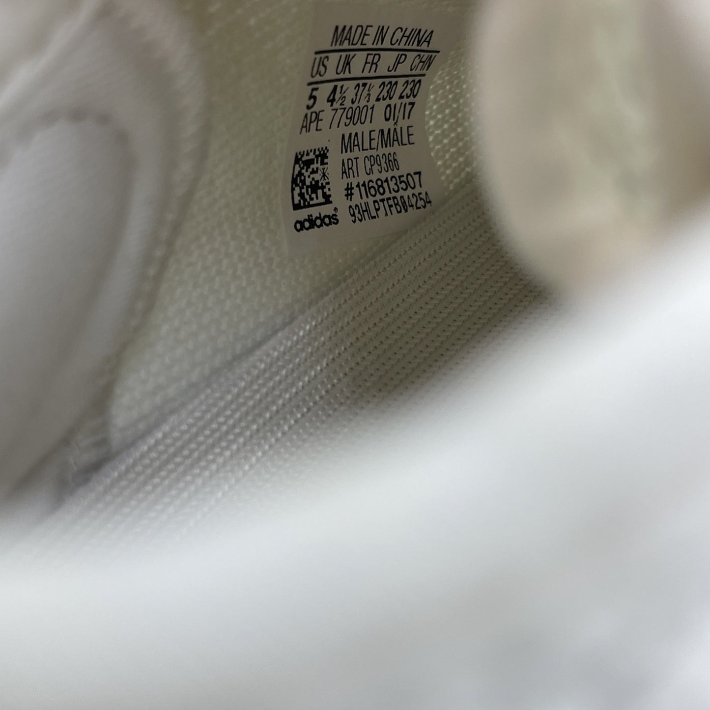 Size 5 - adidas Yeezy Boost 350 V2 Low Cream White / Triple White (CP9366)