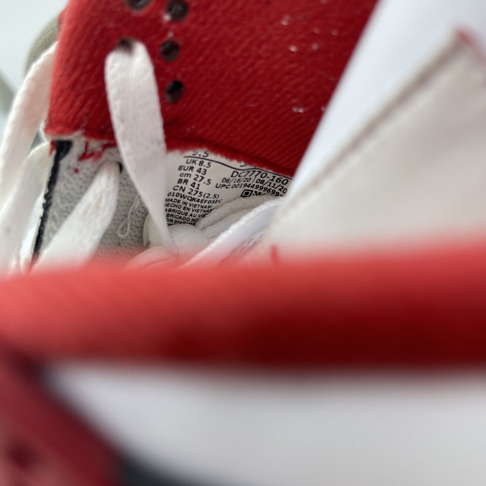 Size 9.5 - Jordan 4 Retro OG Mid Fire Red Black White Leather (DC7770-160)