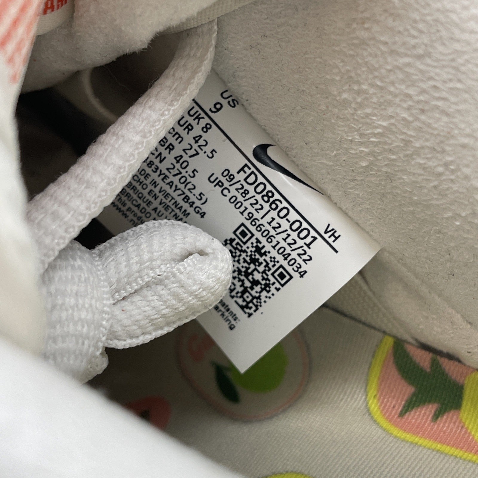 Size 9 - Nike SB Dunk Low x Jarritos White (FD0860-001)