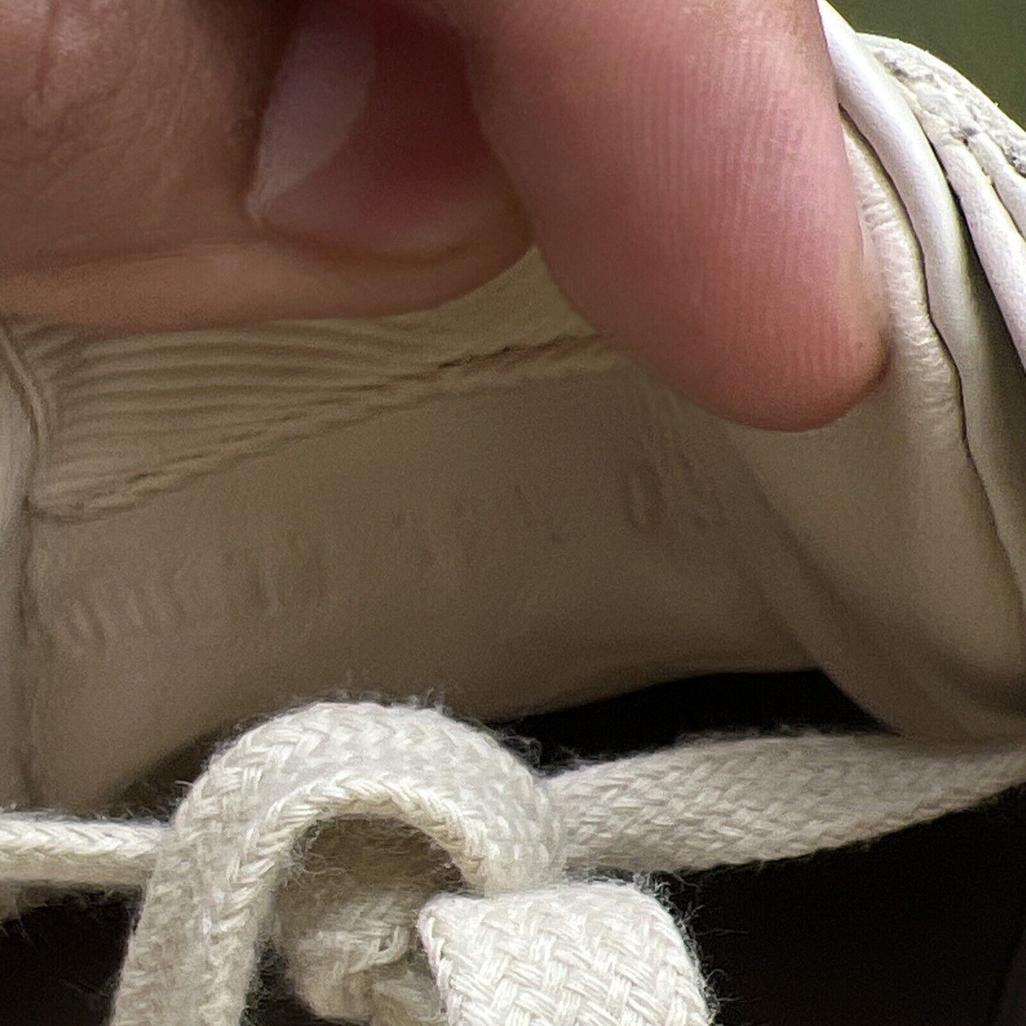 Size 12.5 - GUCCI Calfskin Logo Men’s Rhyton Sneakers Ivory