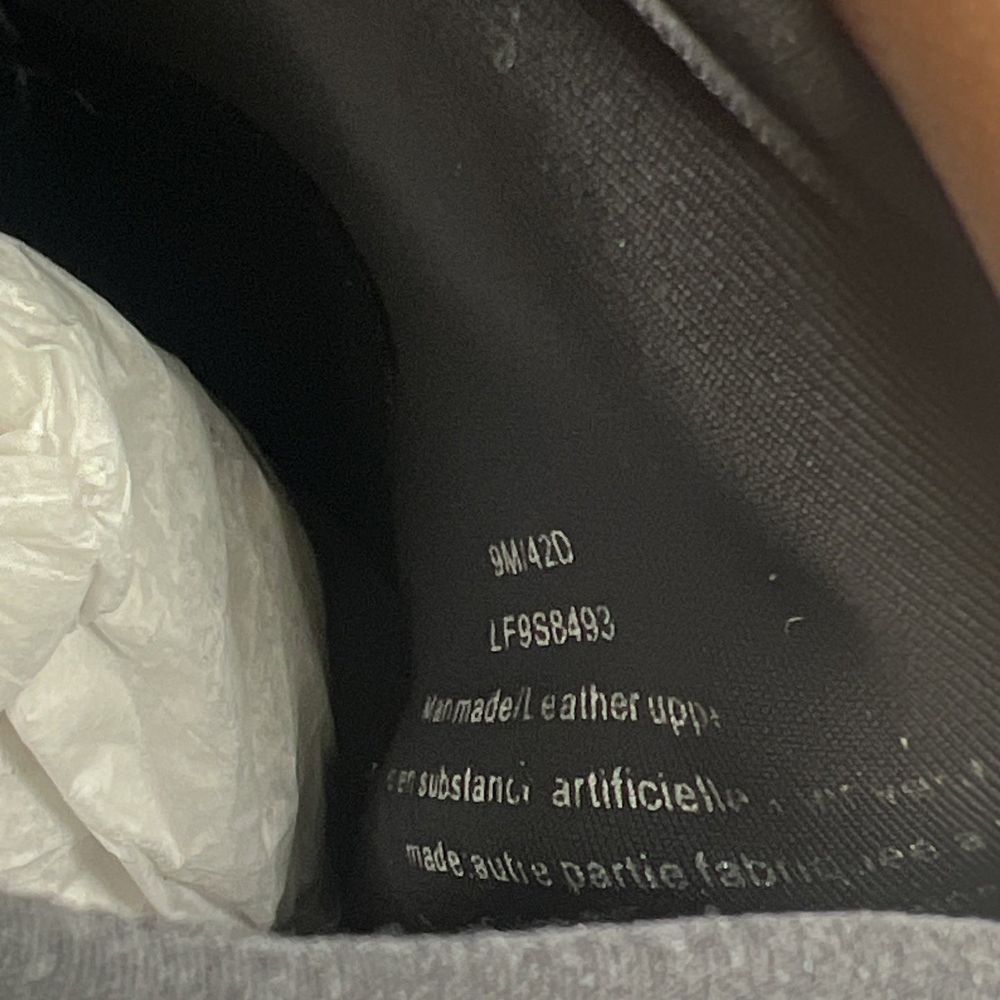 Size 42D - KARL LAGERFELD PARIS SNEAKERS