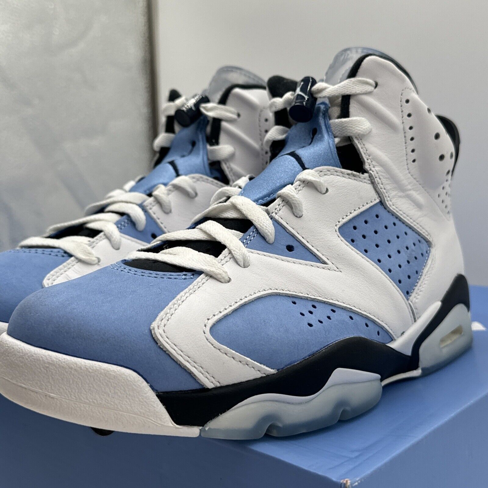 Nike Air Jordan University Blue Retro 6 White UNC Size 8.5 Men's CT8529-410