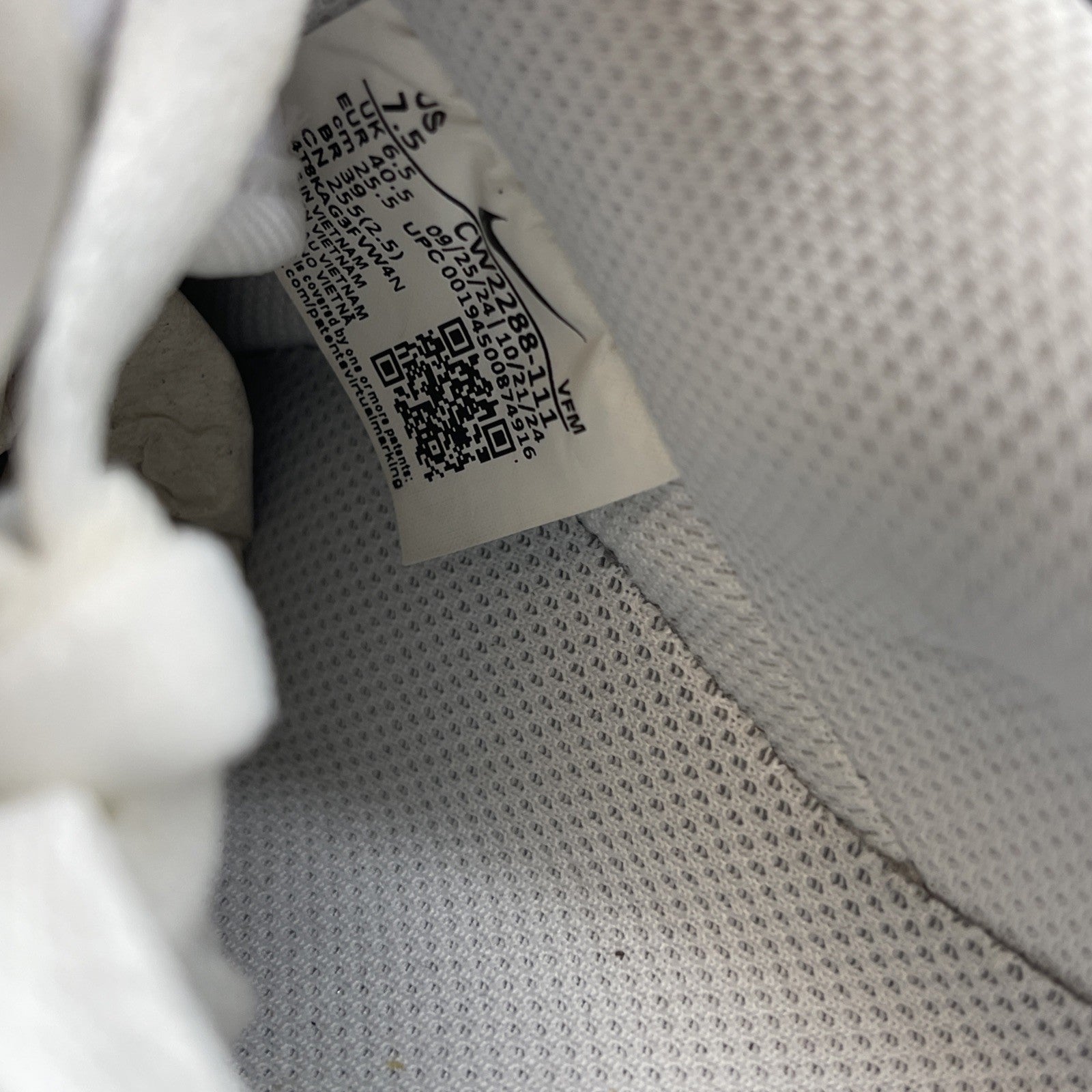 Size 7.5 - Nike Air Force 1 '07 Low Triple White Leather (CW2288-111)