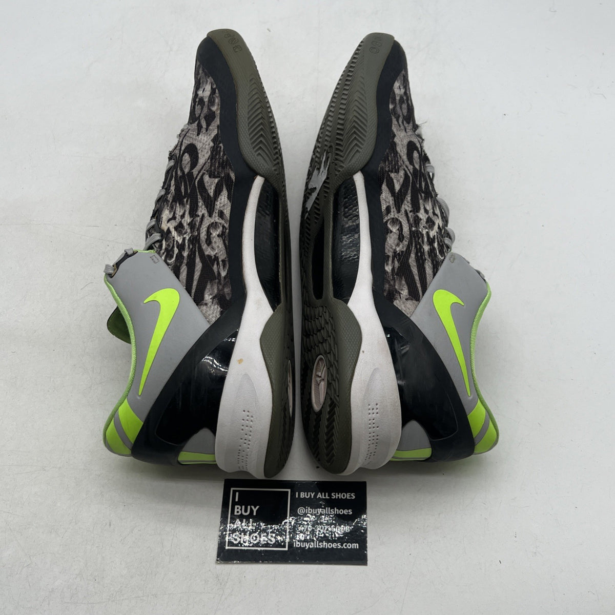 Size 11 - Nike Kobe 8 Graffiti - (555035-100)