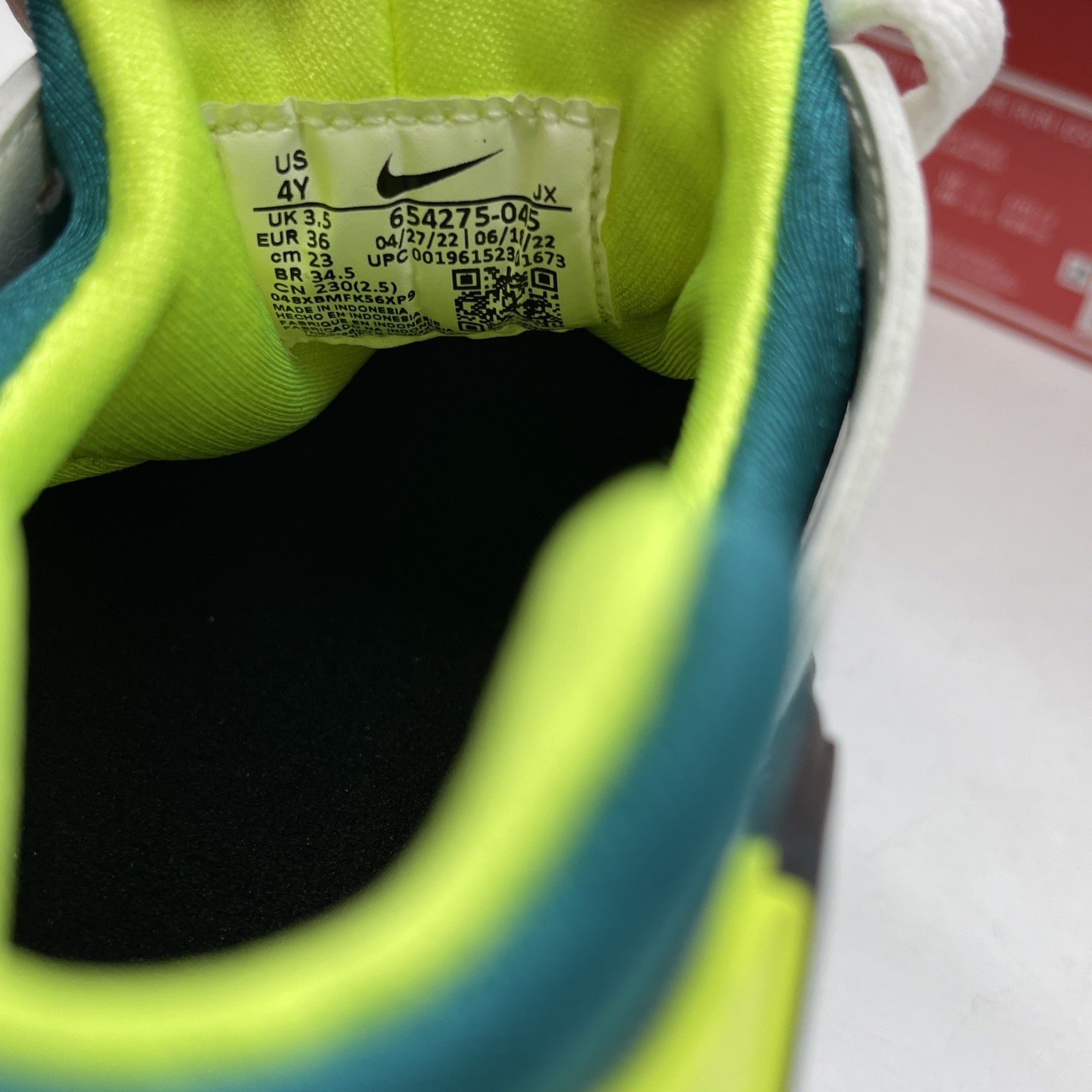Size 4Y (GS) - Nike Huarache Run Low Bright Spruce Volt Suede (654275-045)