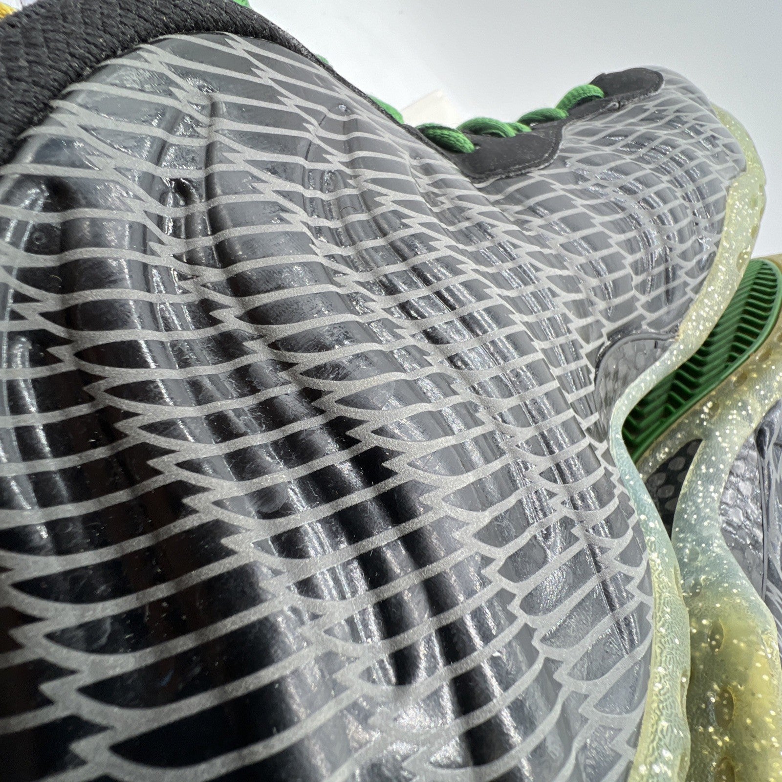 Size 12 - Nike Air Foamposite One Oregon Ducks (652110-001)