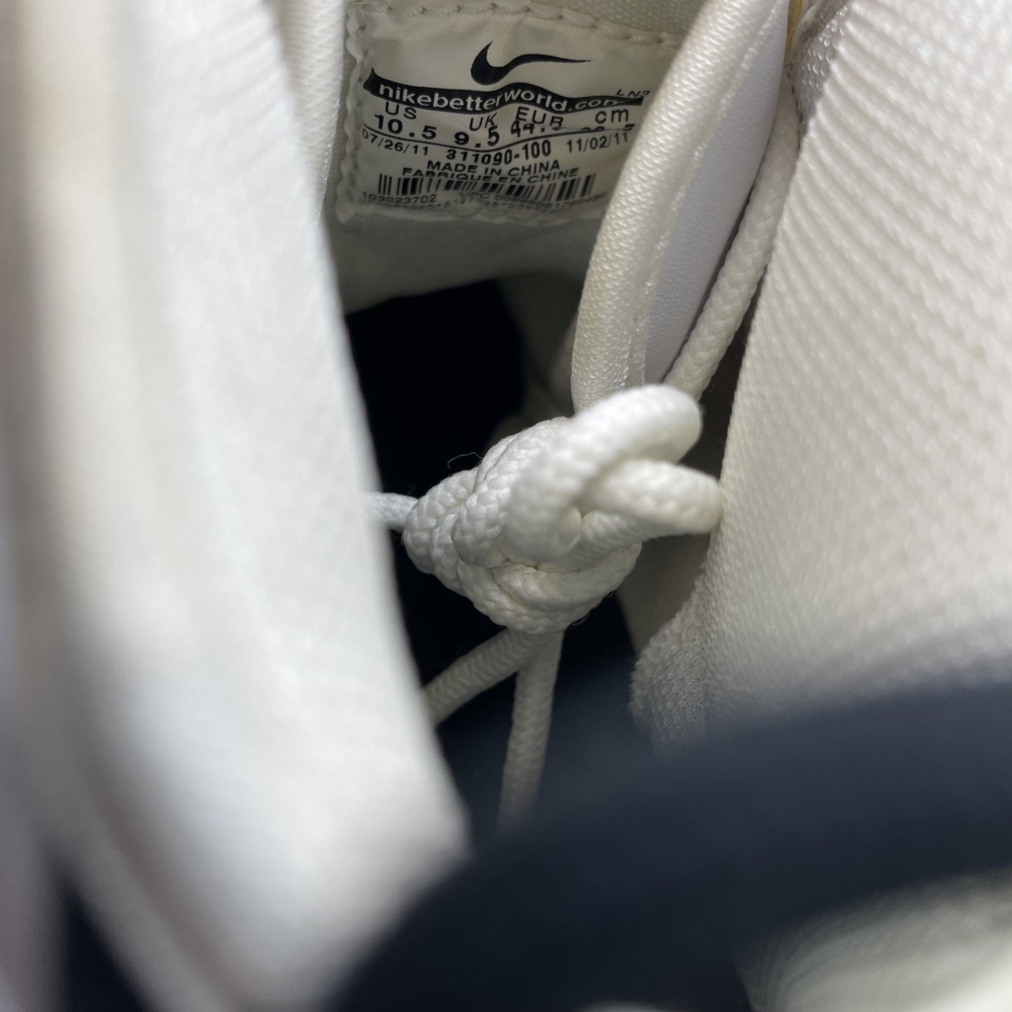 Size 10.5 - Nike Air Max Tempo 2011 White Black Teal Suede Leather (311090-100)