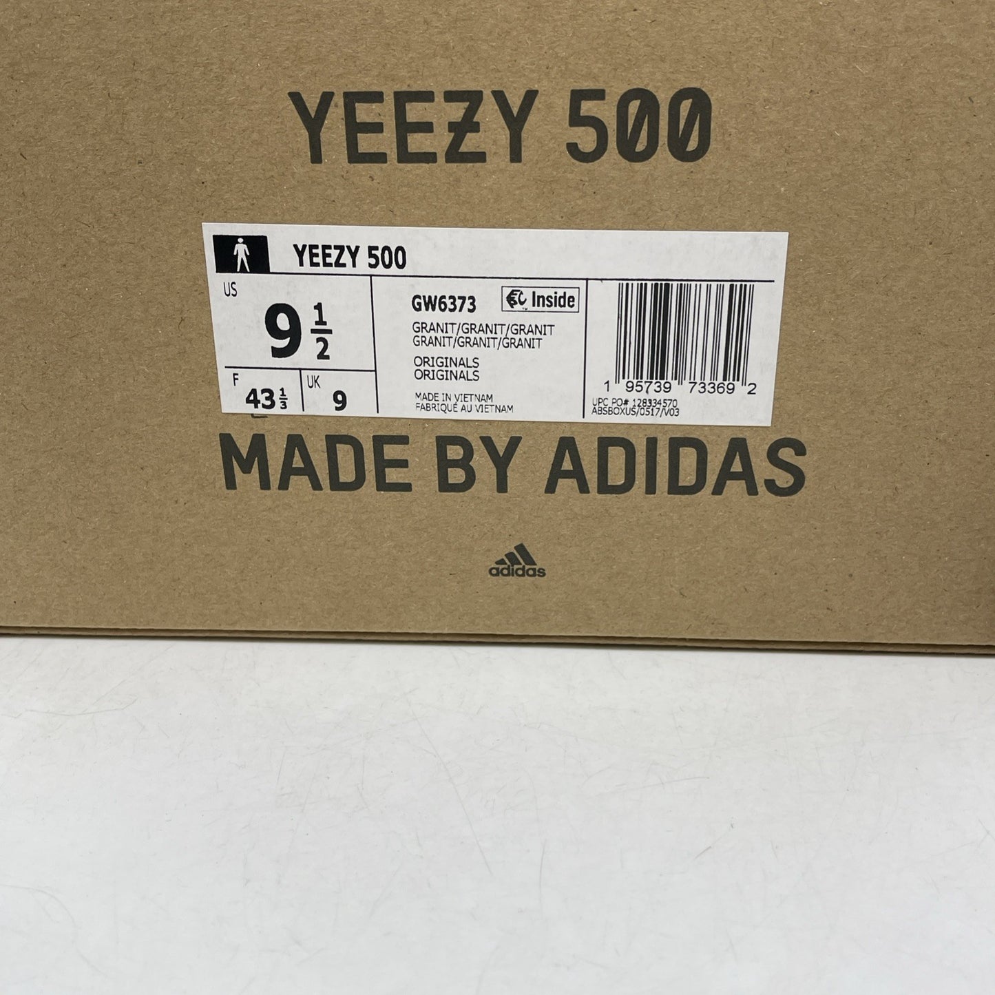 Size 9.5 - adidas Yeezy 500 Granite 2022 Grey Suede Leather (GW6373)