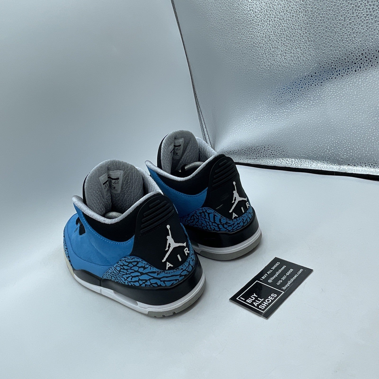 Size 9.5 - Air Jordan 3 Retro Powder Blue Black Suede (136064-406)