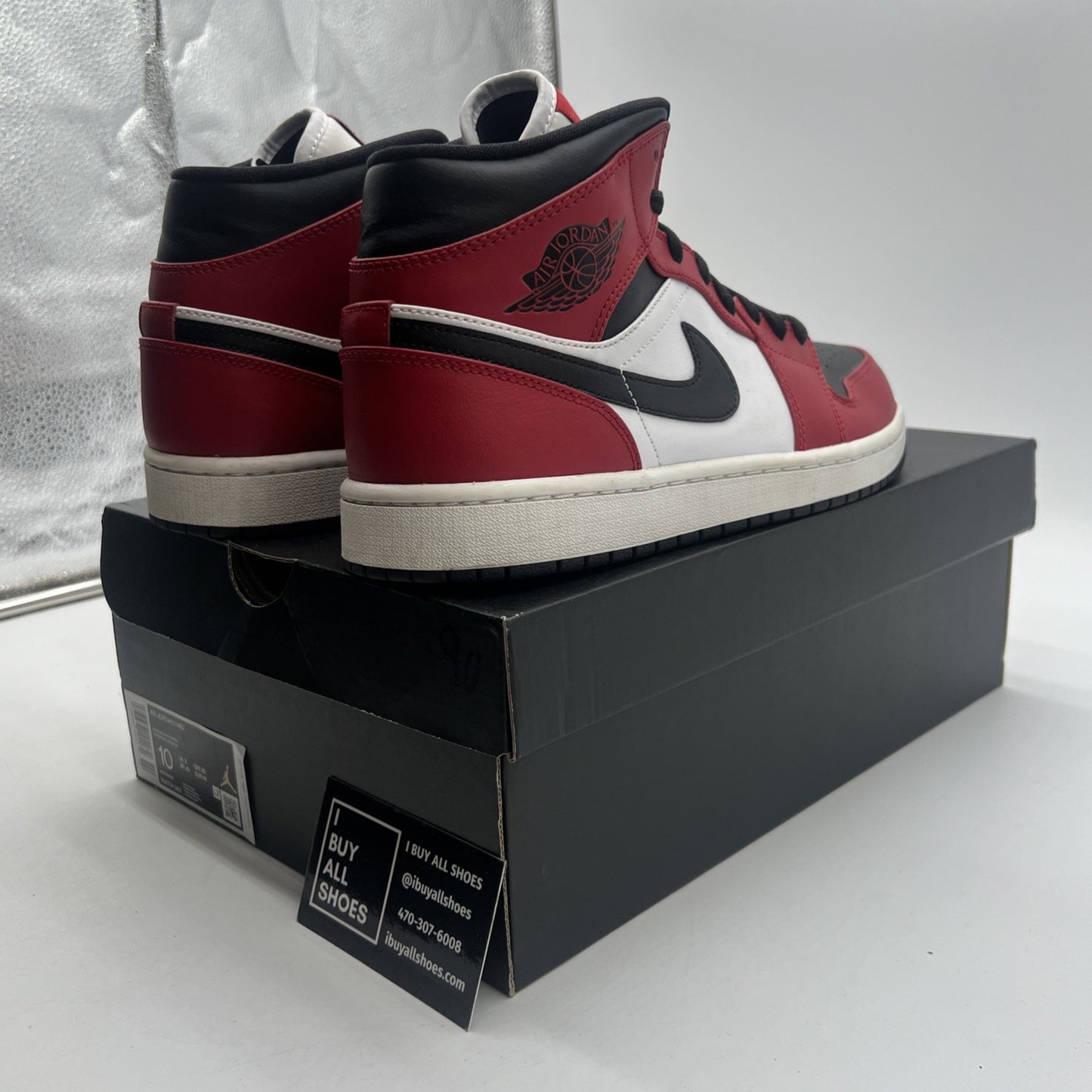 Size 10 - Air Jordan 1 Mid Chicago Black Toe 2020 (554724-069)
