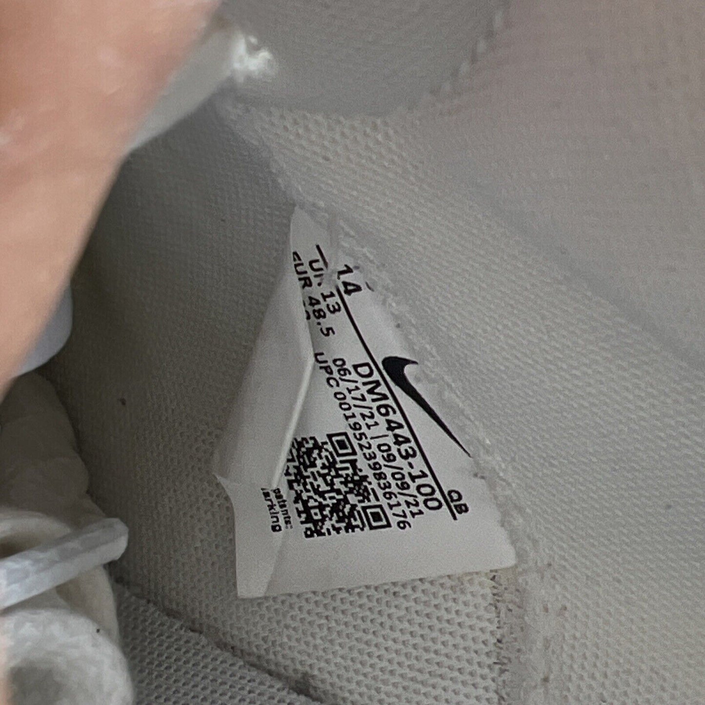 Size 14 - Nike sacai x Blazer Low White Patent (DM6443-100)